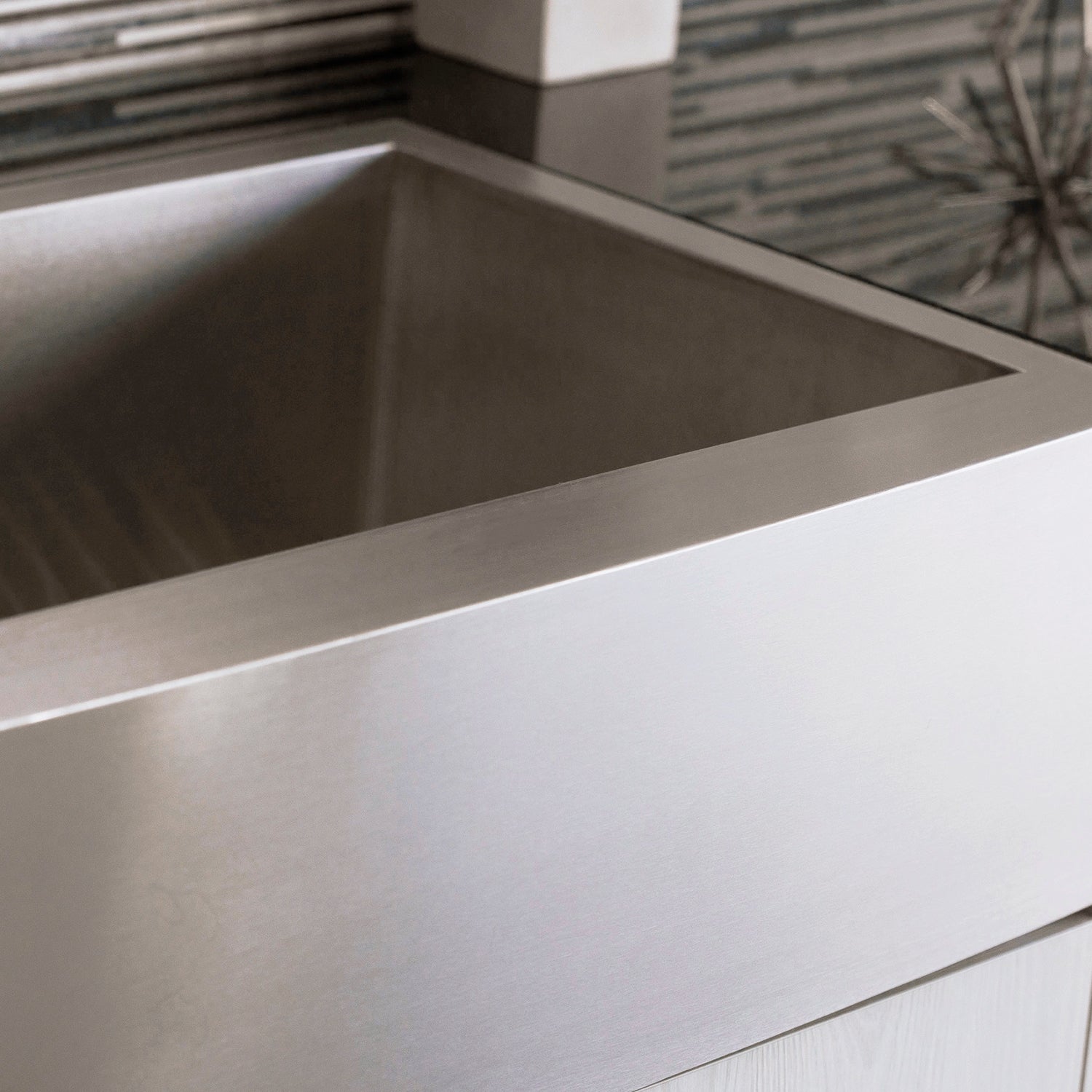 DAX Farmhouse Kitchen Sink 32x20 Inches - 16 Gauge Stainless Steel with Brushed Finish - Undermount or Drop-in Installation - Perfect for Modern Farmhouse & Rustic Kitchen Designs (DAX SQ 3321)