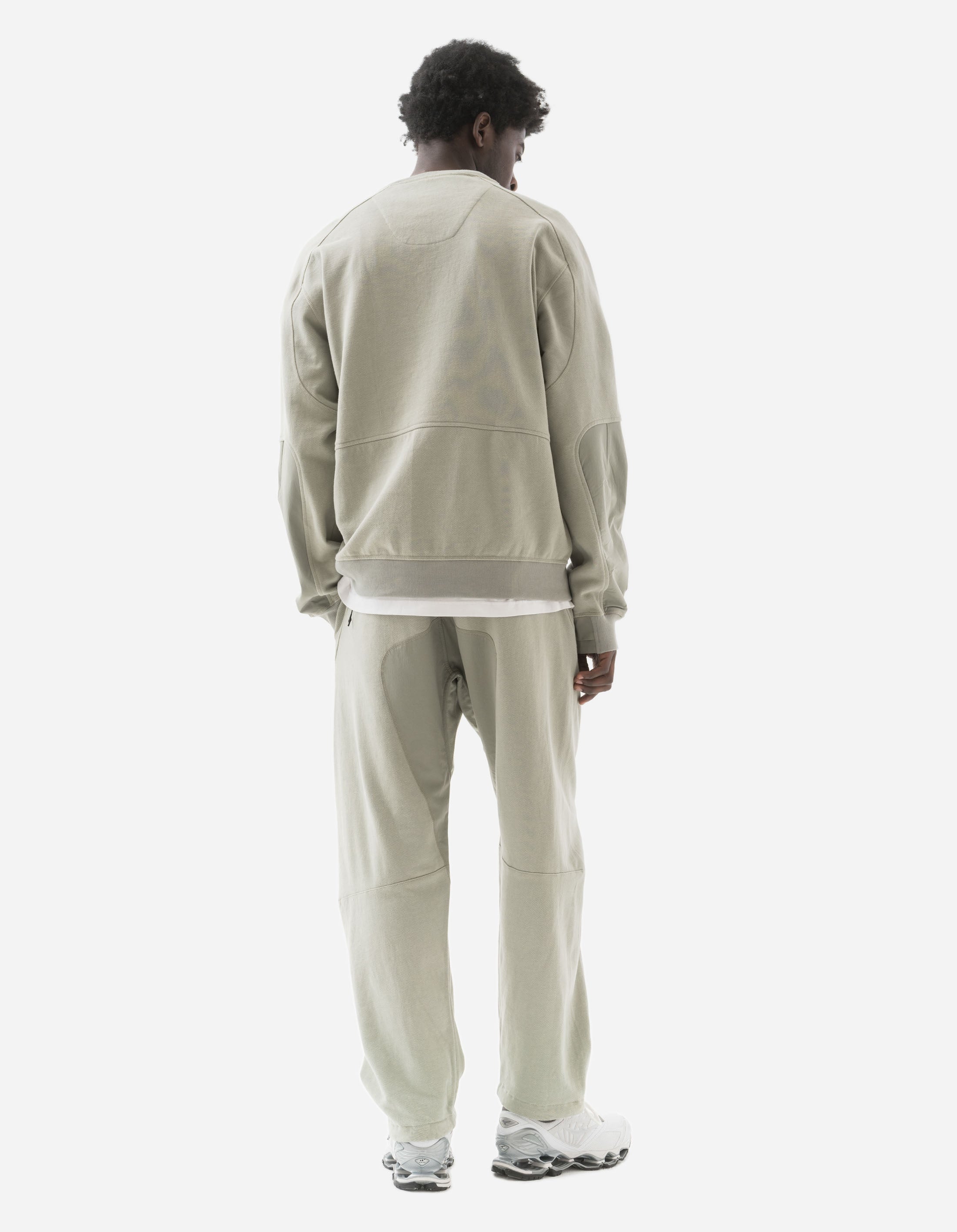 6045 Organic Cotton Articulated Crew Sweat Sage Green - Comfortable Eco-Friendly Sweatshirt for Men | Perfect for Casual Wear, Gym & Outdoor Activities
