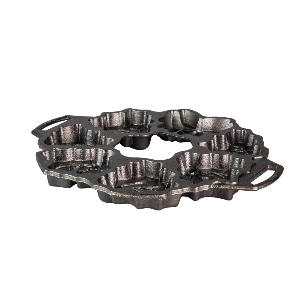 Lodge Cast Iron Holiday Wreath Pan - 14.69 Inch Skillet for Baking, Roasting & Serving | Perfect for Christmas Cookies, Cornbread & Festive Meals | Durable Kitchen Essential for Holiday Cooking & Gift Giving