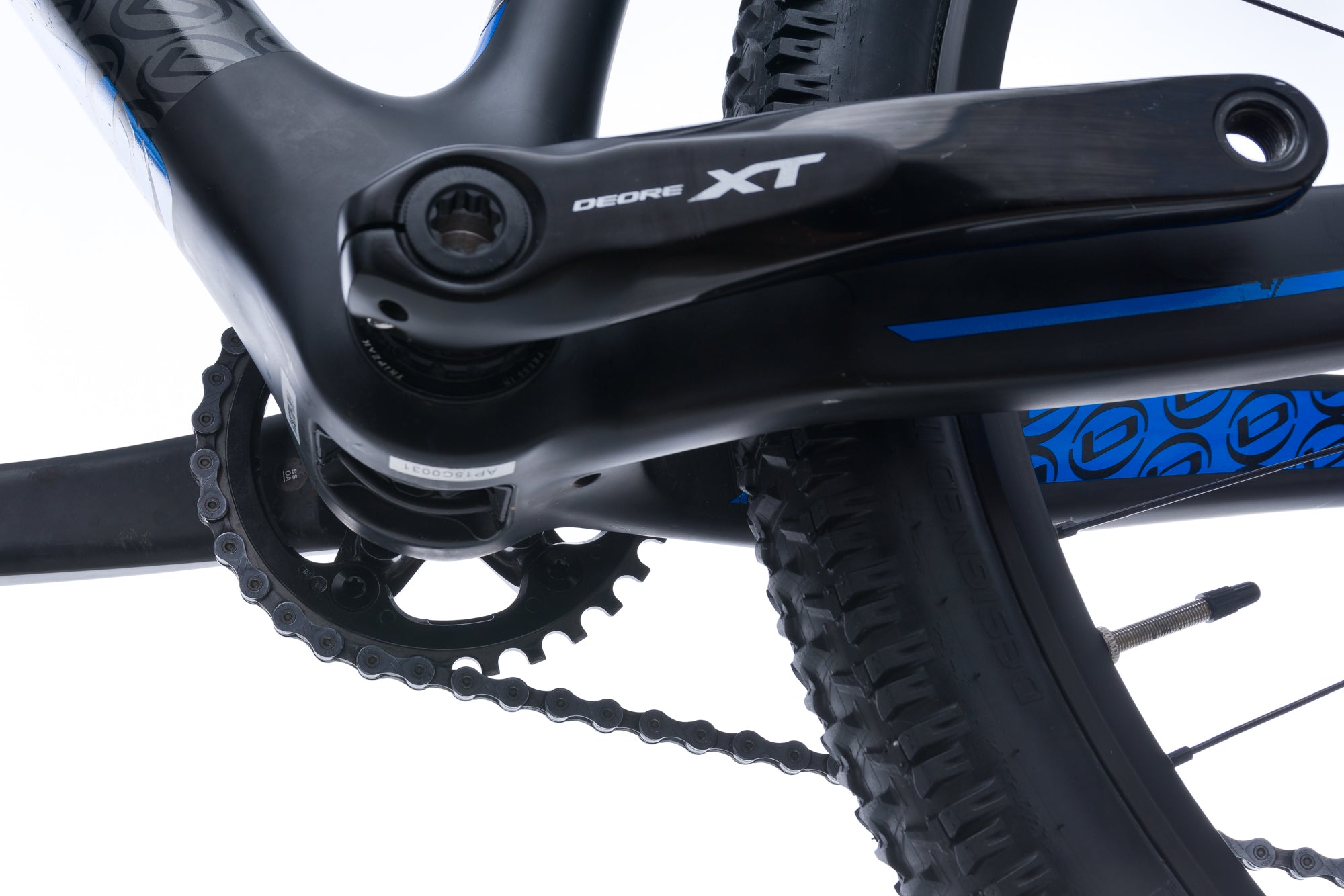 Blue Crew EX Medium Bike - Lightweight Aluminum Frame, 21-Speed Gears for Smooth Riding - Perfect for Commuting, Trail Adventures & Urban Cycling (2017 Model)
