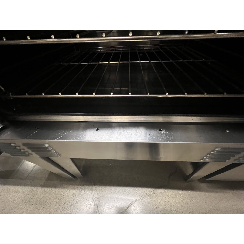 Garland SUMG 100 Single Deck Full Size Commercial Natural Gas Convection Oven - Perfect for Restaurants, Bakeries & Catering Businesses