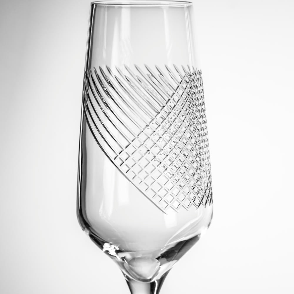 Premium Bourbon Street 5.75oz Champagne Flutes - Elegant Set of 2 for Wedding Toasts, Anniversary Celebrations & Romantic Dinners - Crystal Clear Glassware for Sparkling Wine & Cocktails
