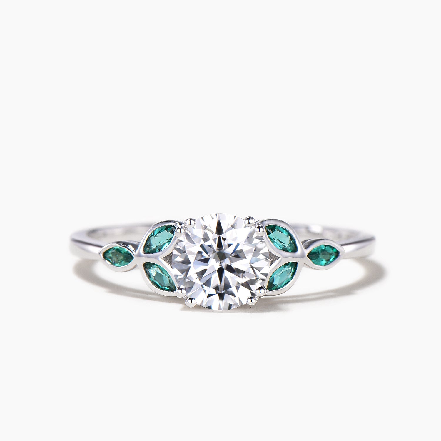 Exquisite Round Cut Moissanite Engagement Ring with Emerald Bezel Setting - Elegant Wedding Band for Women | Perfect for Proposals, Anniversaries & Special Occasions
