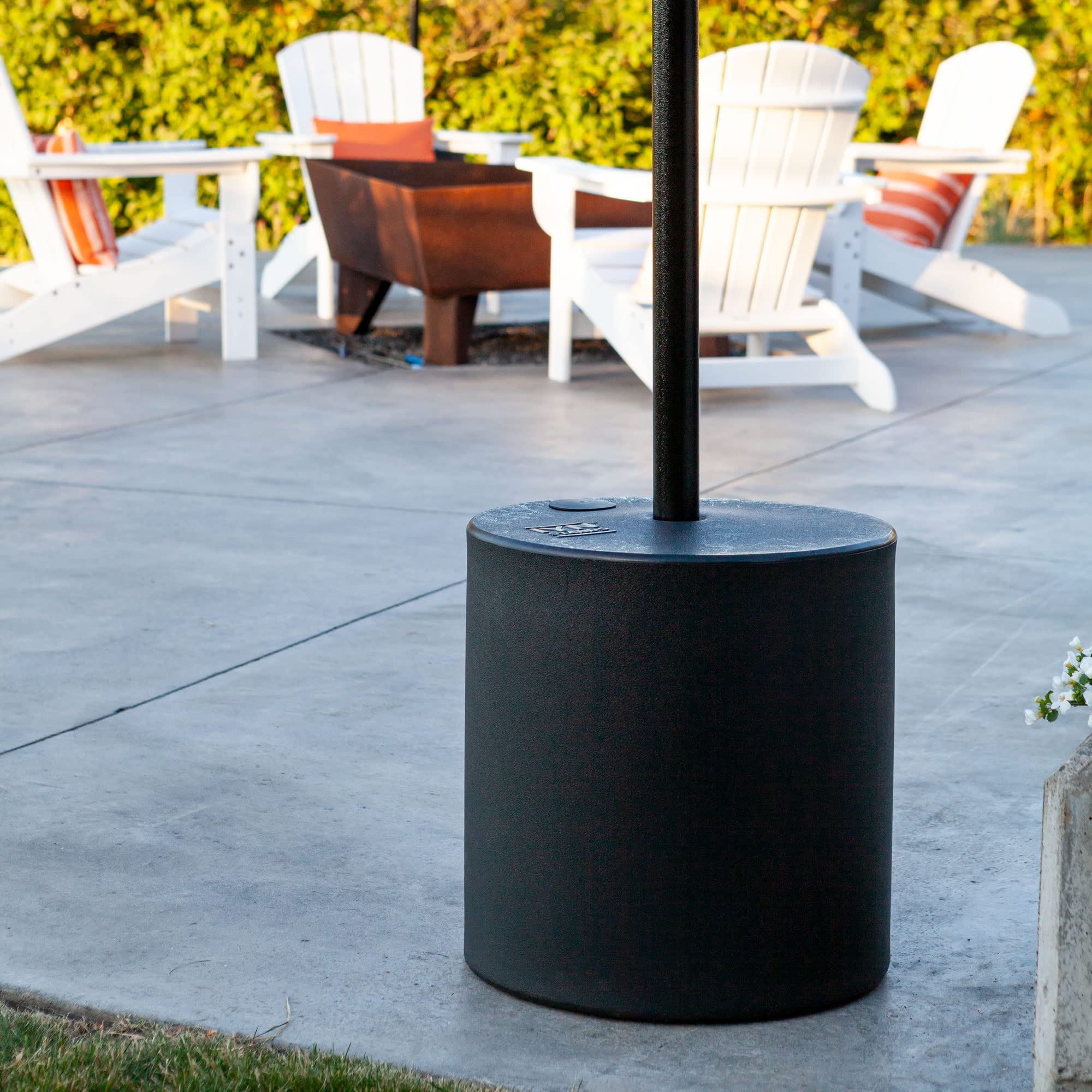 Heavy-Duty 9.5ft Black Outdoor String Light Pole Stand with 30ft G40 Bulbs - Freestanding Tank Base for Patio, Garden, Deck, Wedding & Backyard Lighting Decor | Perfect for Outdoor Parties, BBQ Nights and Landscape Illumination