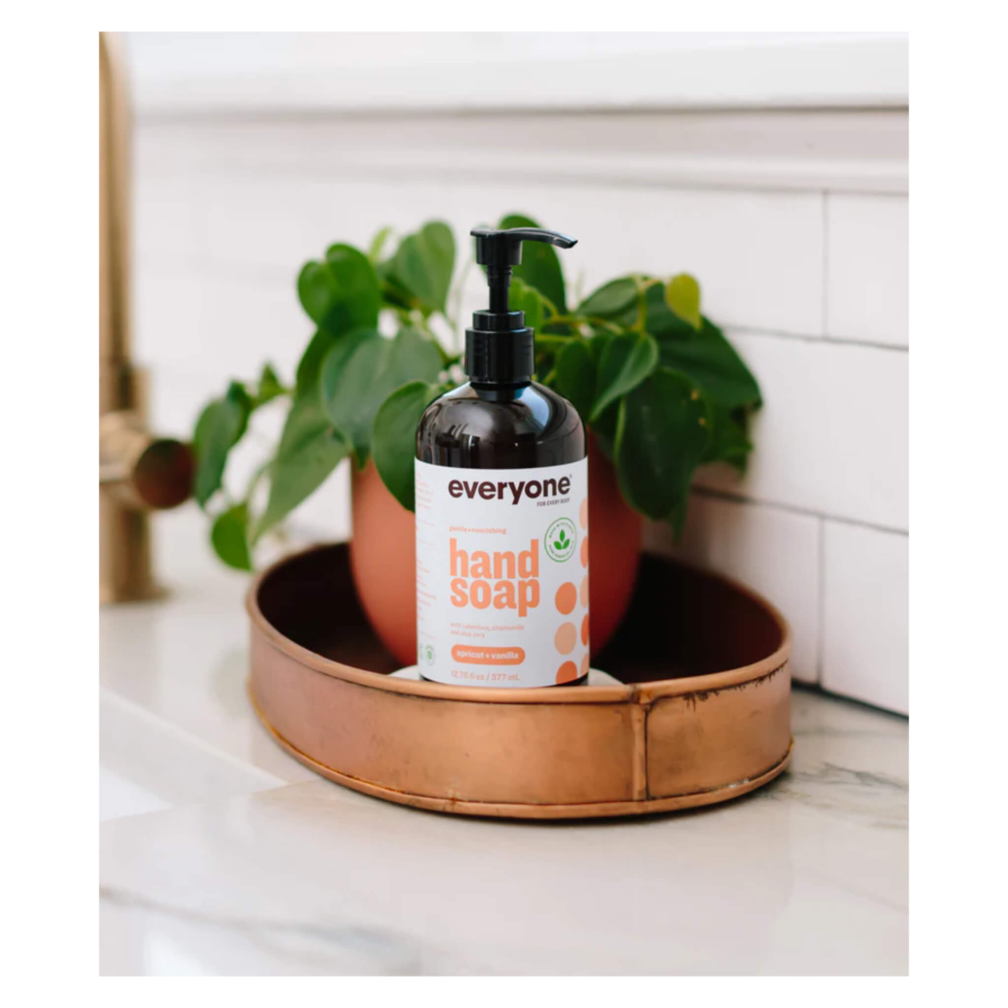 Natural Apricot Vanilla Hand Soap - Moisturizing & Antibacterial - Perfect for Kitchen, Bathroom & Office Use