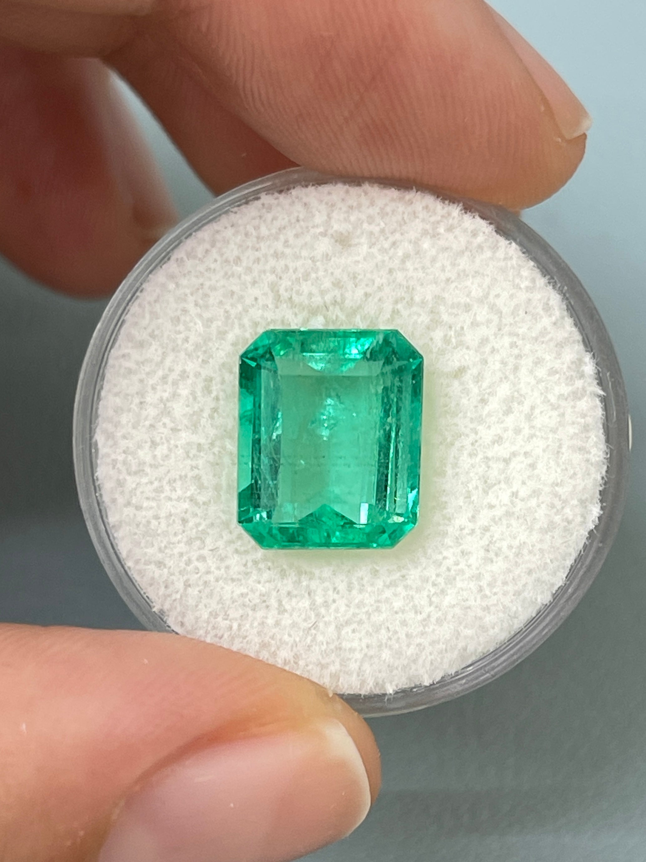 5.02 Carat 11.5x9mm Natural Loose Colombian Emerald Gemstone - Classic Emerald Cut for Jewelry Making, Engagement Rings & Luxury Gifts