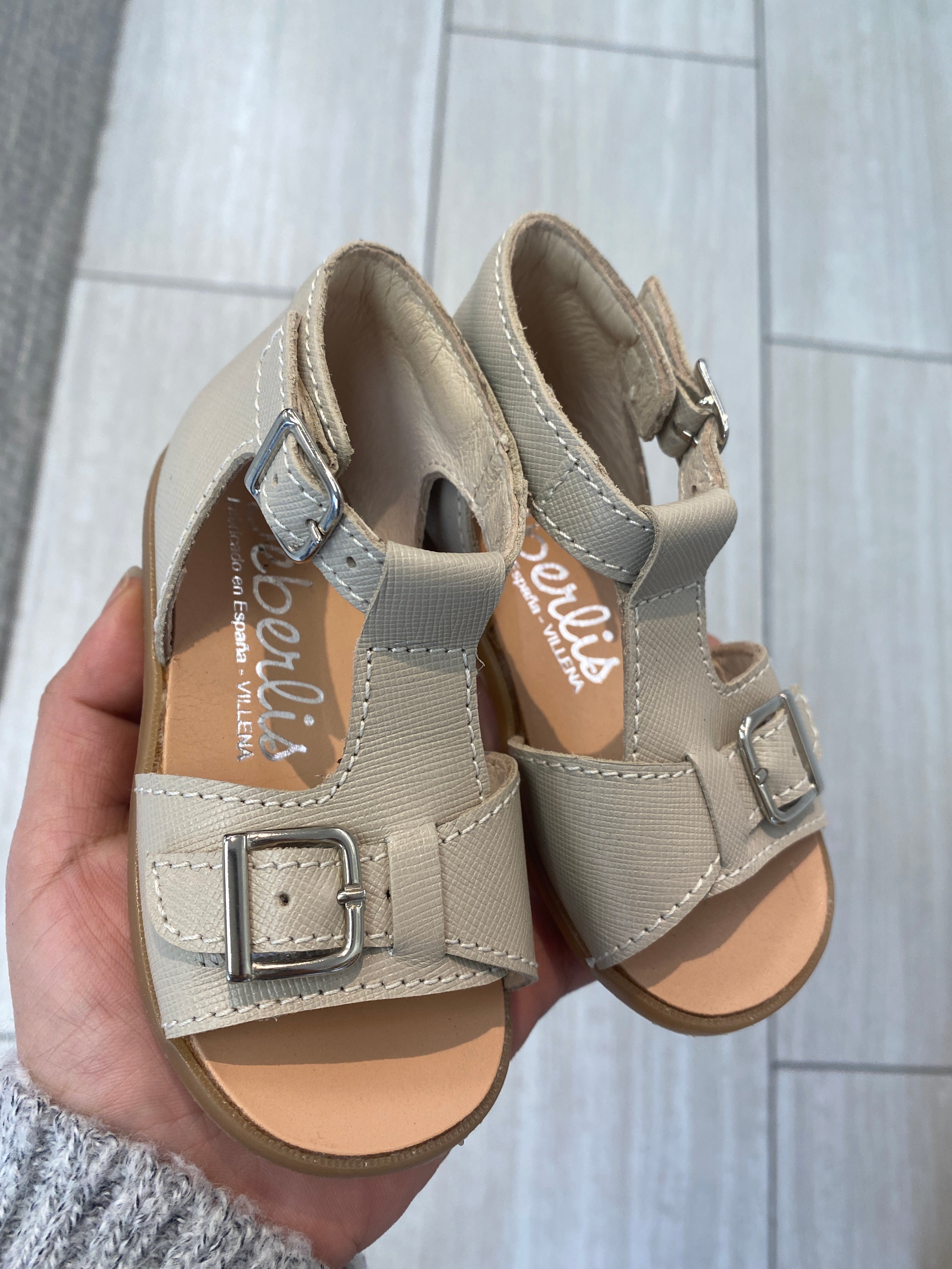 Beberlis Taupe Textured Buckle Baby Sandals for Girls & Boys - Soft & Comfortable First Walking Shoes for Toddlers - Perfect for Beach, Park & Summer Outings