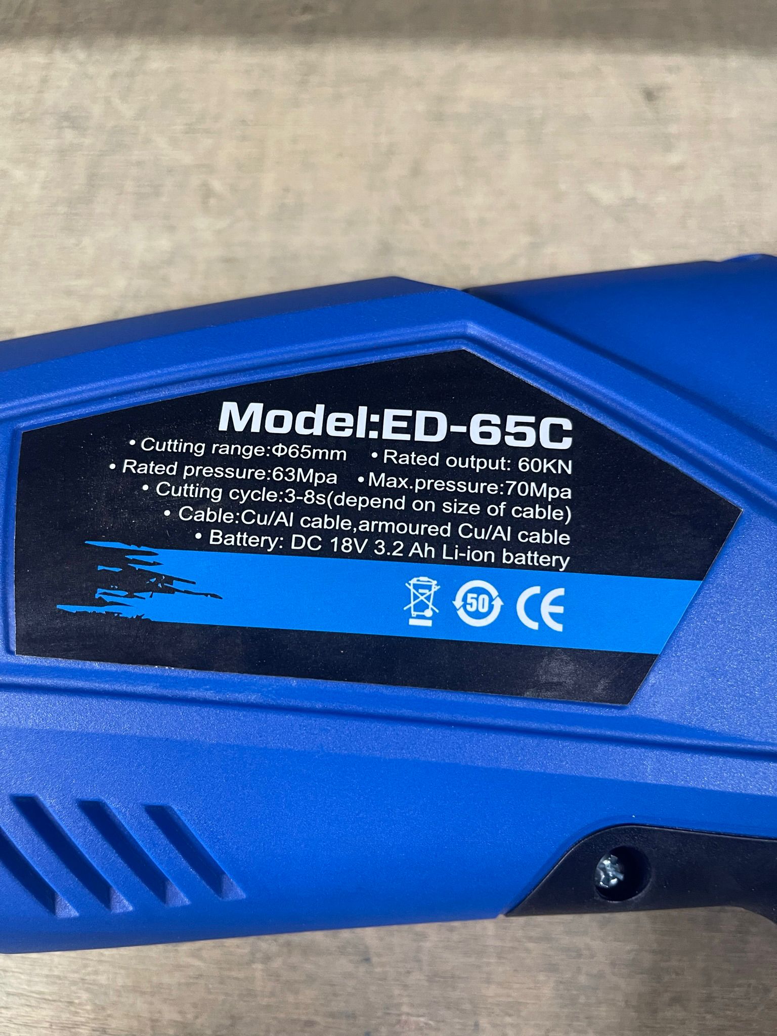 Aiko 18V 4.0Ah Cordless Hydraulic Cable Cutter Tool - ED 65C Model for Professional Electrical Work & Industrial Cutting Applications