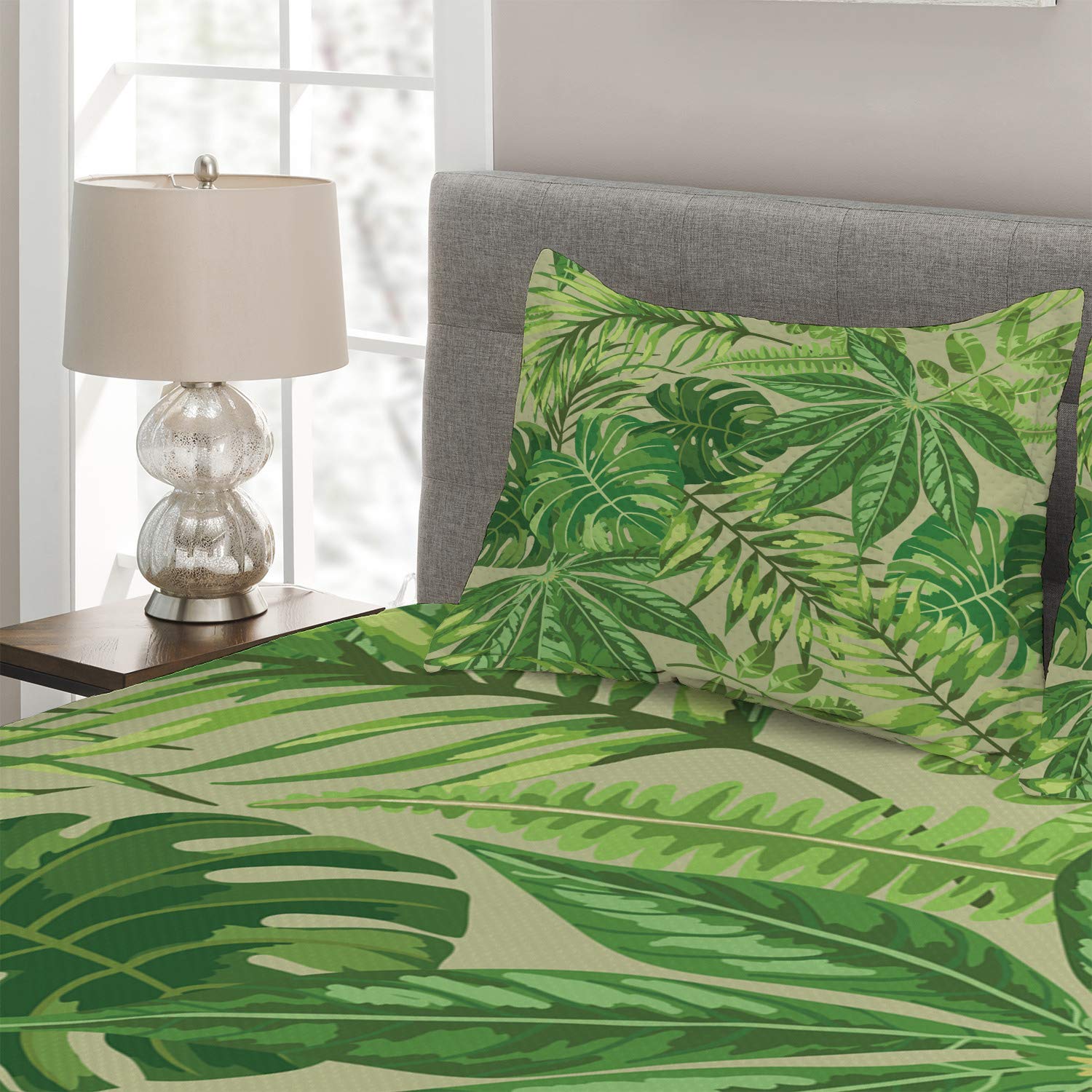 Ambesonne King Size 3-Piece Quilted Bedspread Set with 2 Pillow Shams - Exotic Tropical Leaf Pattern in Fern Green, Apple Green & Beige - Jungle Themed Bedding for Hawaii/Tropical Decor, Guest Room or Master Bedroom