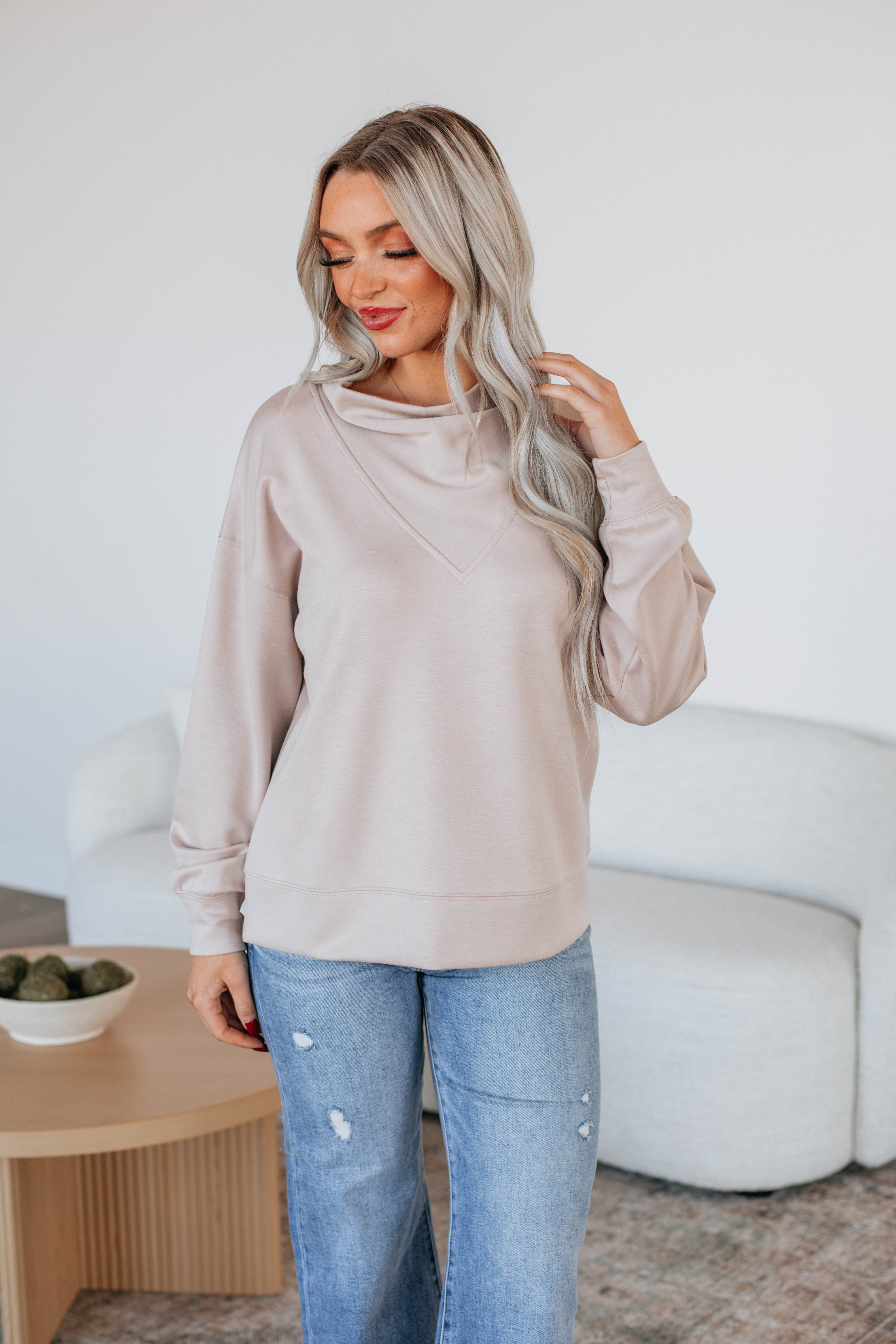 Chill Weekends Top - Stylish & Comfortable Women's Casual T-Shirt for Relaxing Weekends, Lounging & Outings