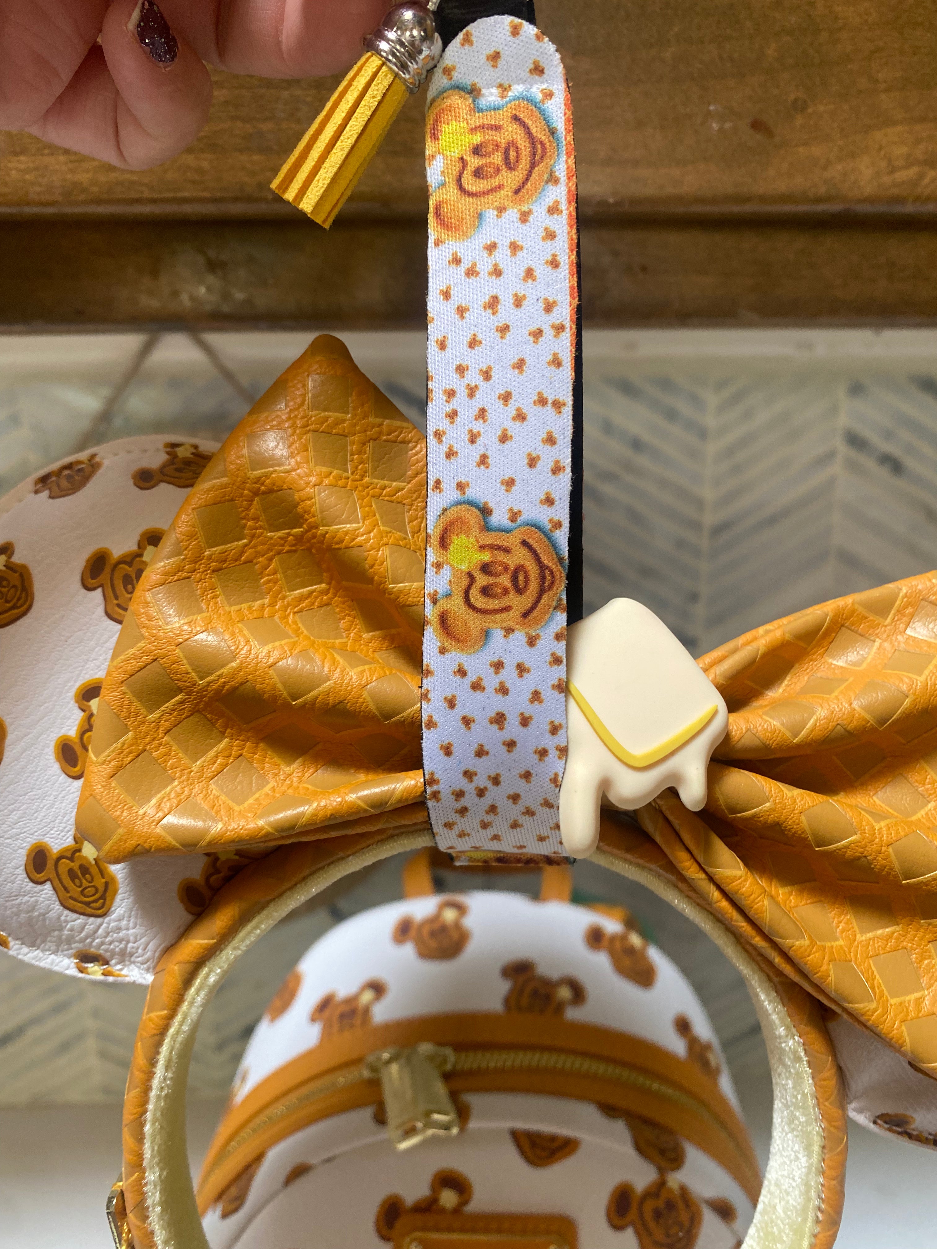 Cute Mouse Waffle Keychain - Adorable Wristlet Keyring for Women & Girls - Perfect for Keychains, Bags, Backpacks and Gift Giving
