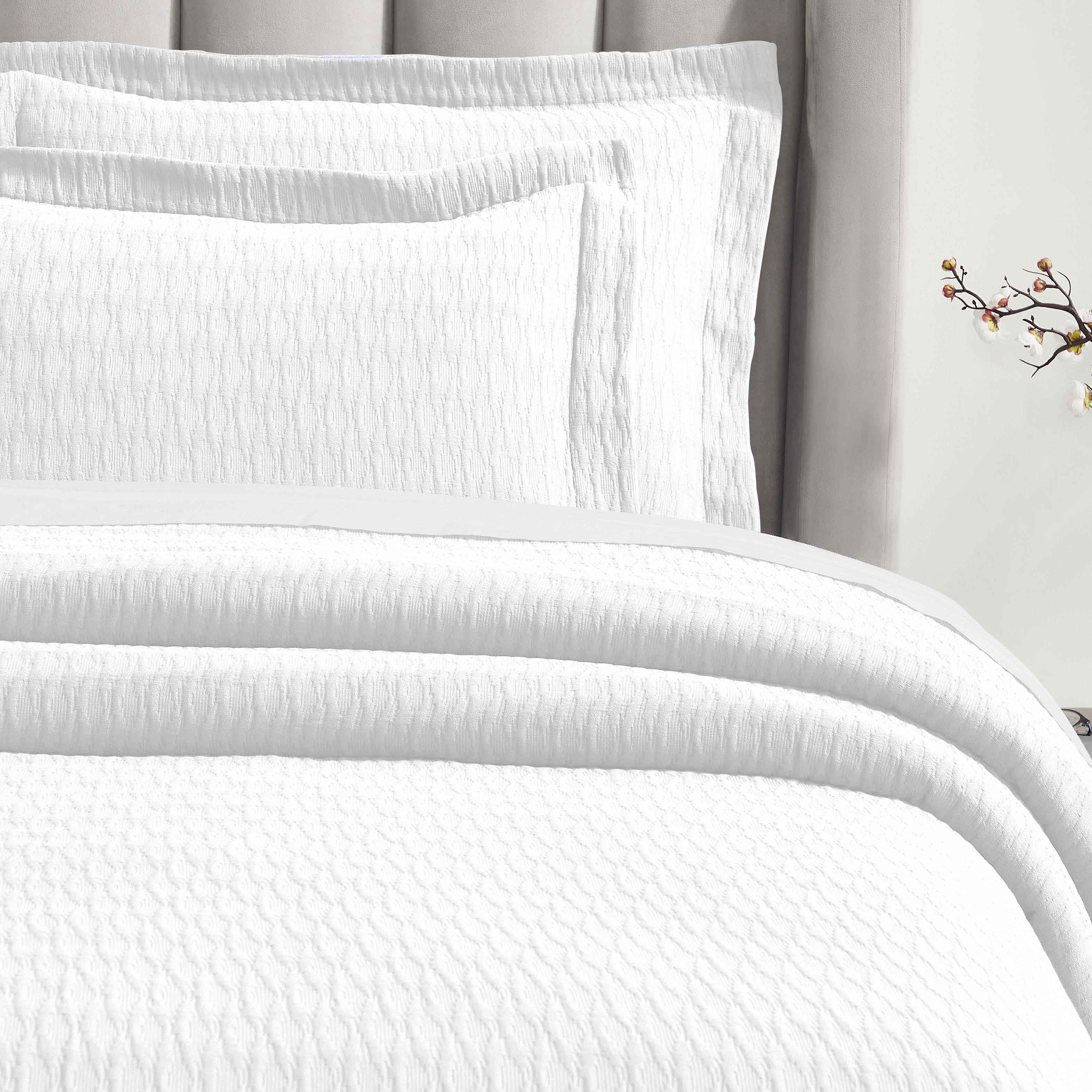 Calvert Cotton Medium Weight Geometric Matelasse Bedspread Set - Queen Size Luxury Bedding for Modern Bedrooms | Perfect for Master Bedroom, Guest Room & Dorm Decor
