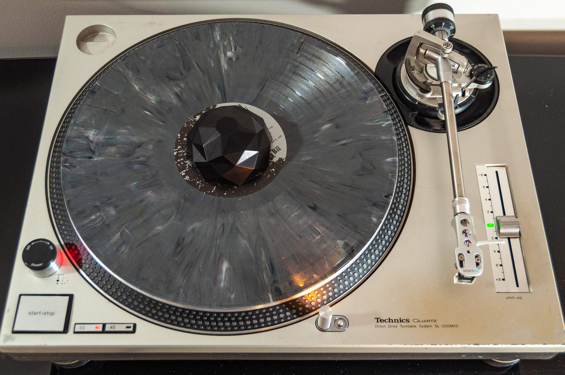 Premium Vinyl Record Weight - Anti-Slip Stabilizer for Turntables | Reduce Vibrations & Improve Sound Quality | Perfect for DJs, Audiophiles & Vinyl Collectors