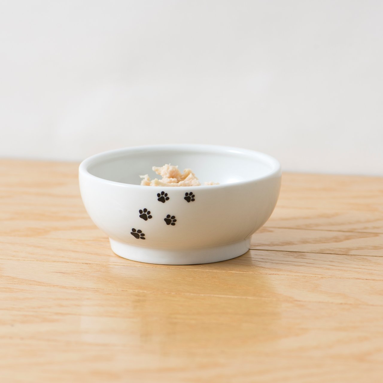 Necoichi Ceramic Cat Bowls Set - Whisker Friendly, Anti-Spill Cat Food & Water Dishes for Indoor Cats & Kittens | Paw Design Pet Feeding Bowls for Stress-Free Mealtime at Home
