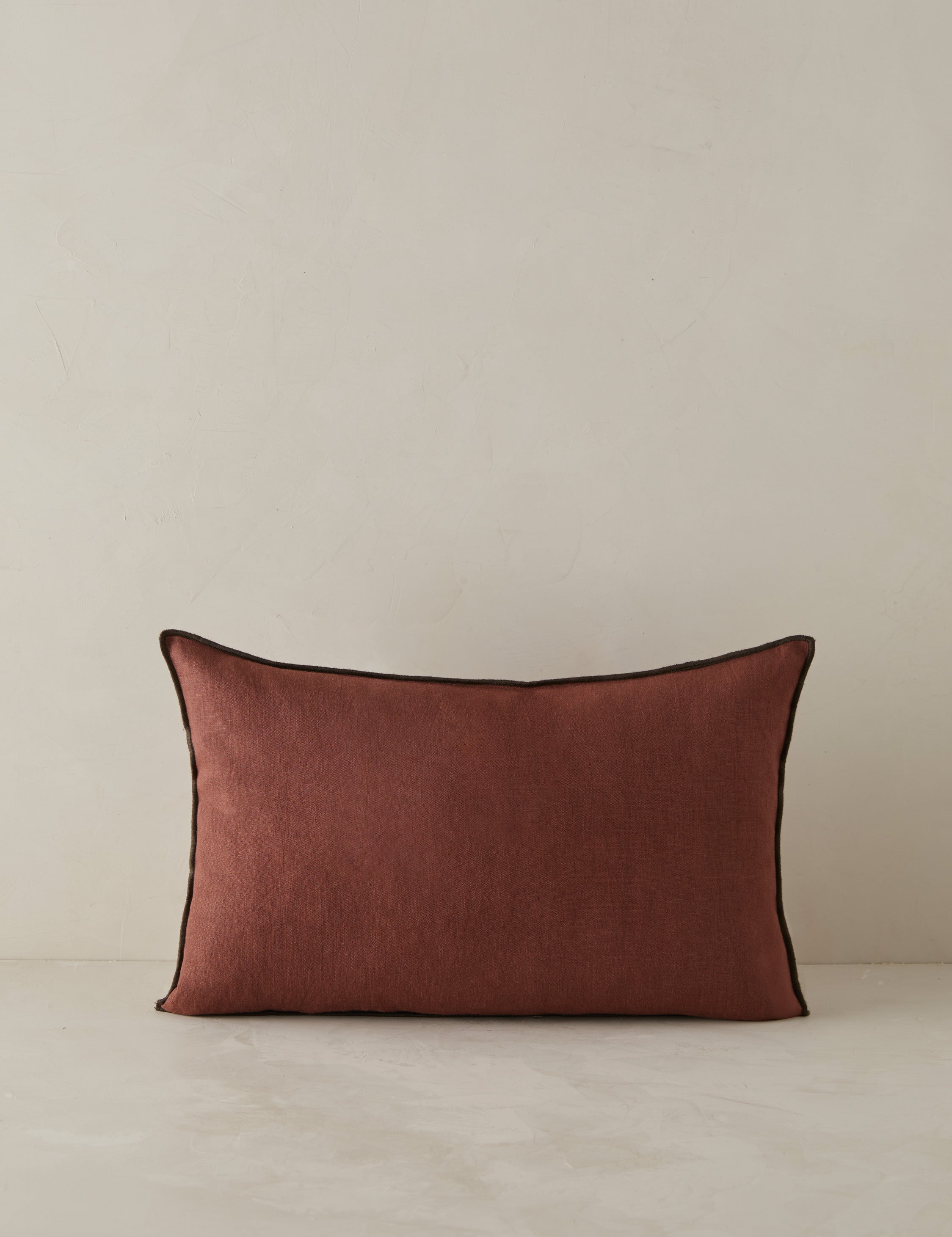 Stylish Carys Contrast Linen Pillow Cover - Breathable & Durable Home Decor for Sofa, Bedroom, and Living Room - Perfect for Modern Farmhouse, Boho, and Scandinavian Interior Design Styles