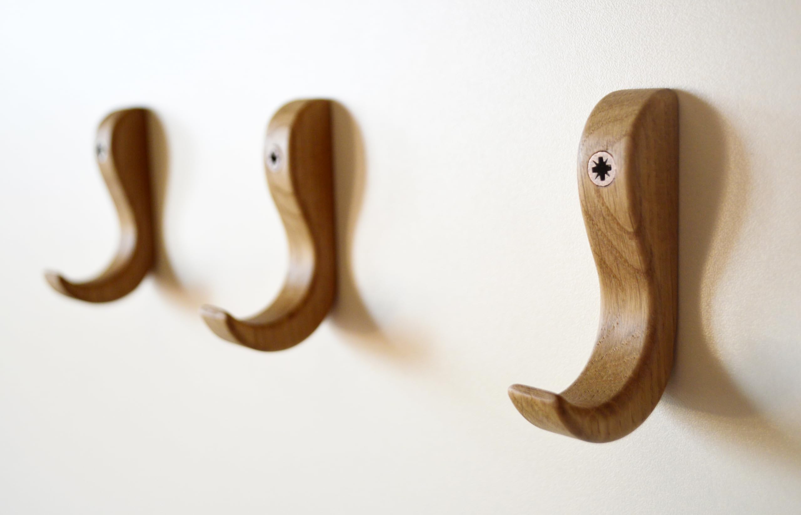 Solid Oak Wall Hooks Set of 3 - Minimalist Scandinavian Style Wooden Coat & Clothes Hangers - Durable Bathroom Towel Hooks for Home & Office Organization - Perfect for Entryway, Bedroom, and Bathroom Storage
