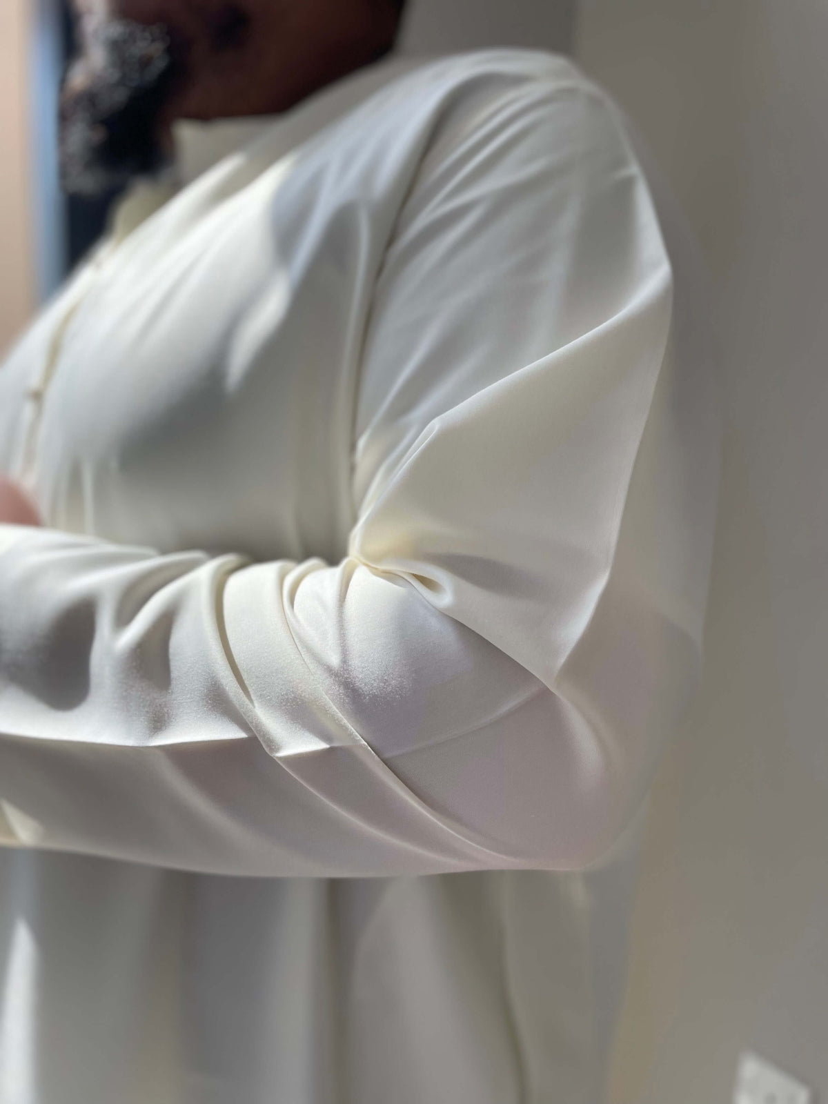 Premium Men's Emirati Thobe - Traditional Arabic Robe for Comfort & Style - Perfect for Weddings, Eid, and Special Occasions