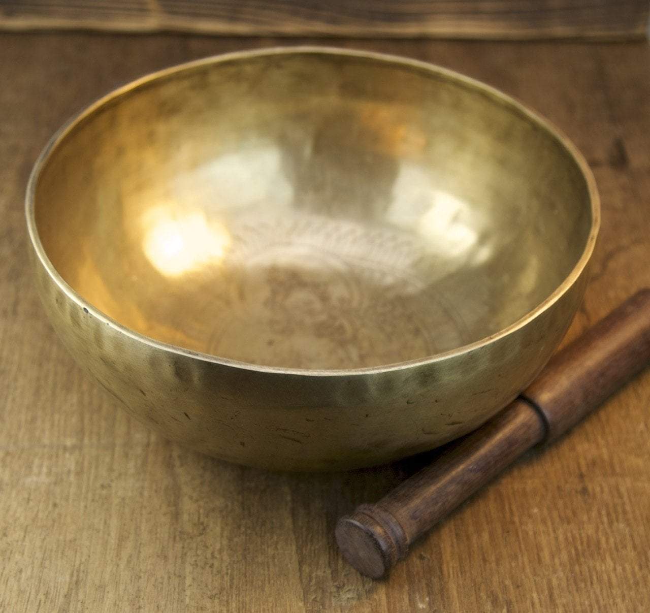 Hand Carved Tara 8.5 Inch Singing Bowl - Tibetan Meditation Bowl for Yoga, Sound Healing & Mindfulness Practice