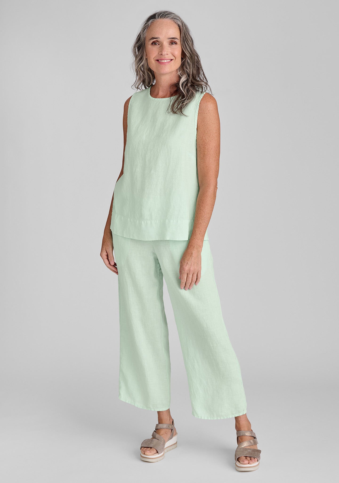 Roadie Top Linen Tank Top for Women - Breathable Summer Casual Wear - Perfect for Beach, Travel & Everyday Outfits