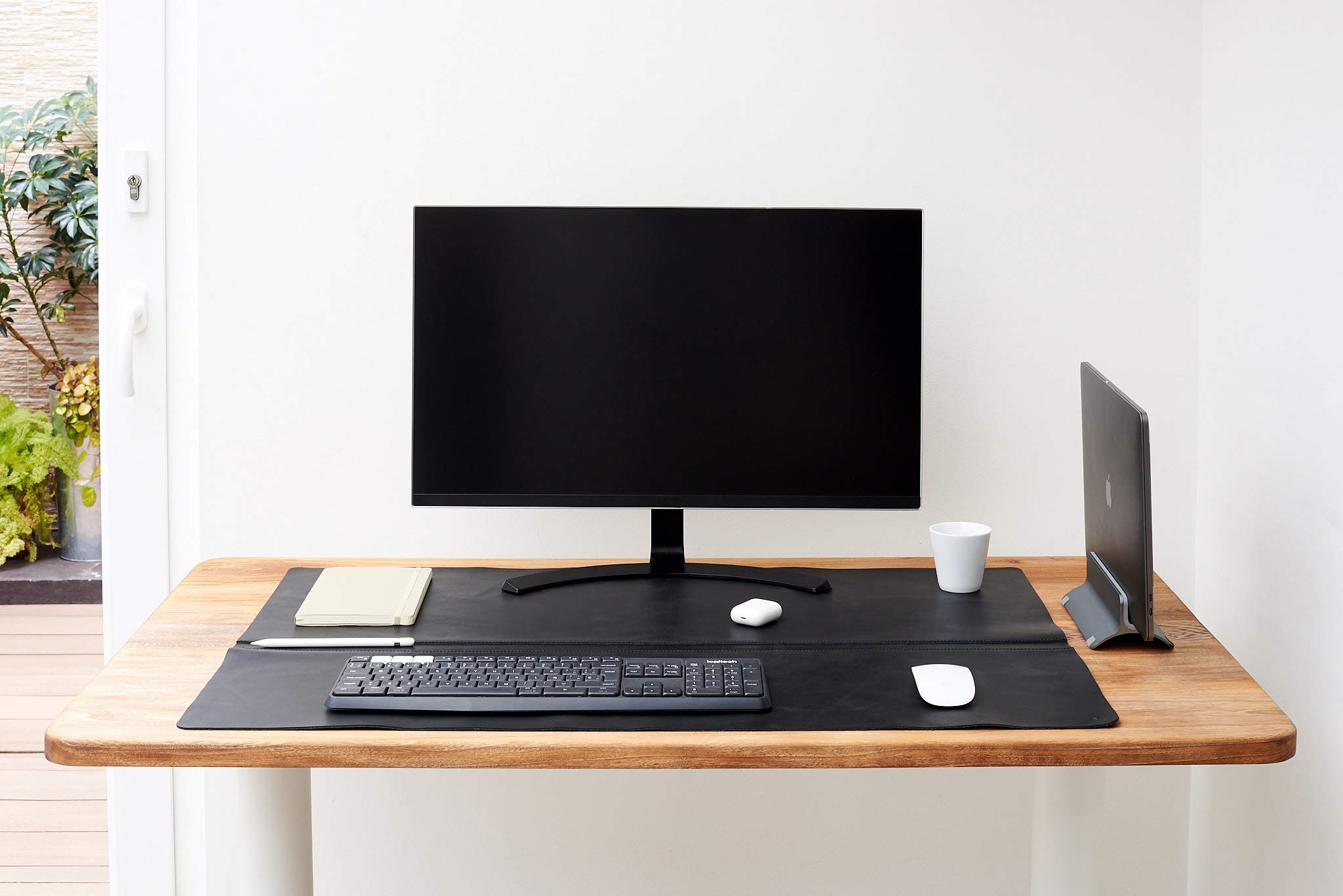Premium Black Leather Desk Pad for Men - Handmade Blotter & Organizer | Office Supplies & Accessories for Laptop & Home Office | Perfect Gift for Professionals & Executives | Ideal for Work Desks, Conference Rooms & Executive Offices