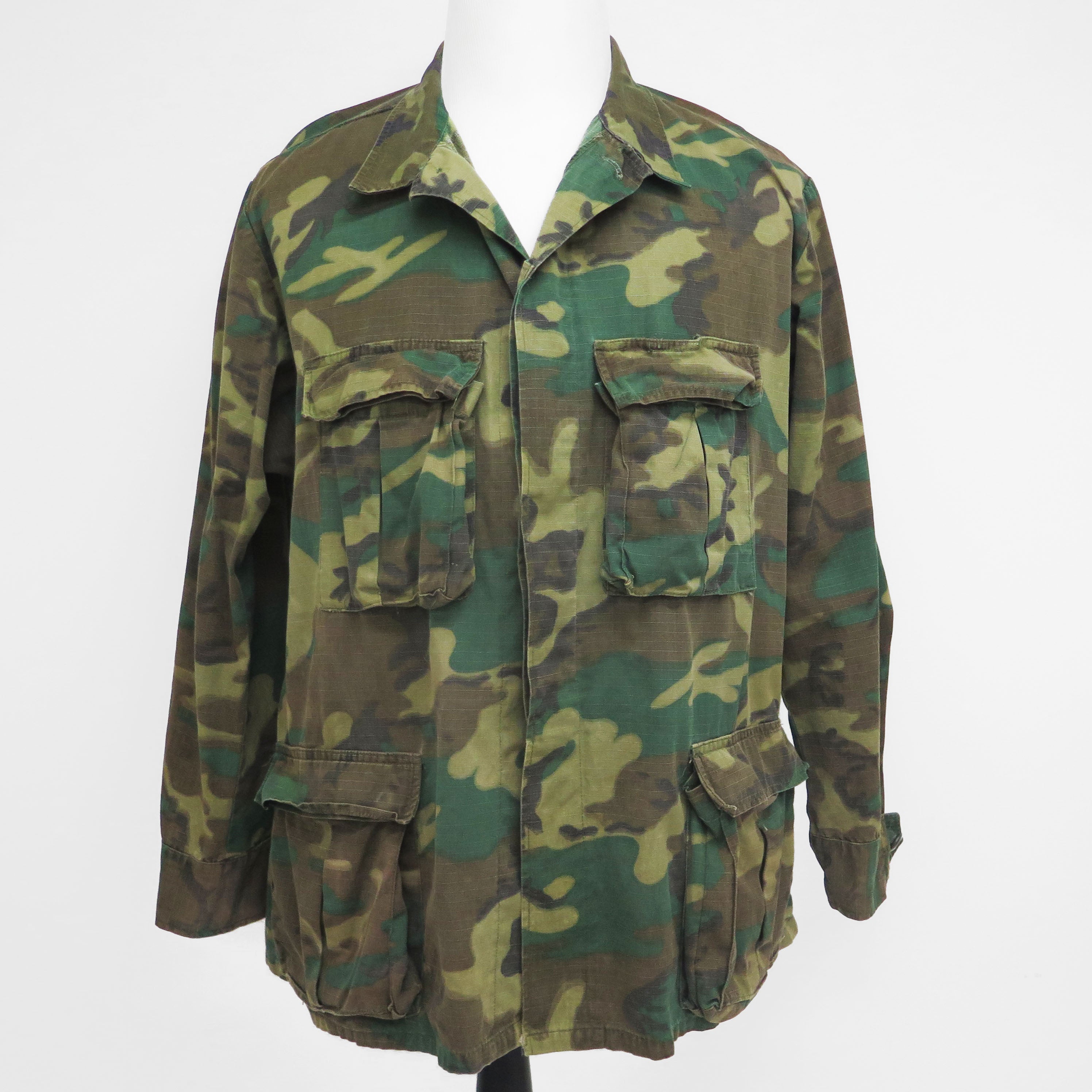 US Army Hot Weather Jacket Camo Ripstop 1977 Vintage Military Jacket - Size Large Short - Durable & Lightweight for Outdoor Activities, Hiking, and Camping