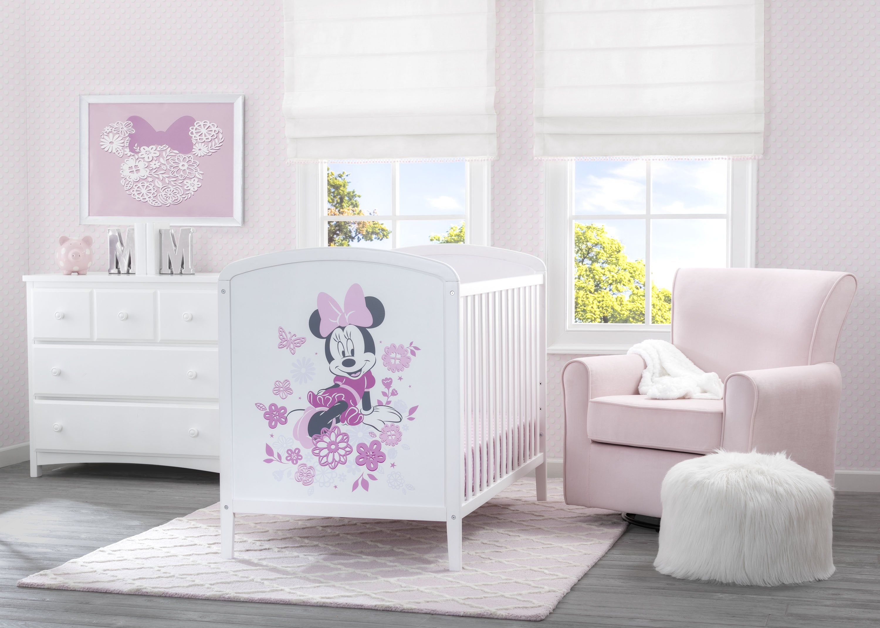Disney Minnie Mouse 3-in-1 Convertible Baby Crib - Toddler Bed & Daybed - Nursery Room Essentials for Girls & Boys