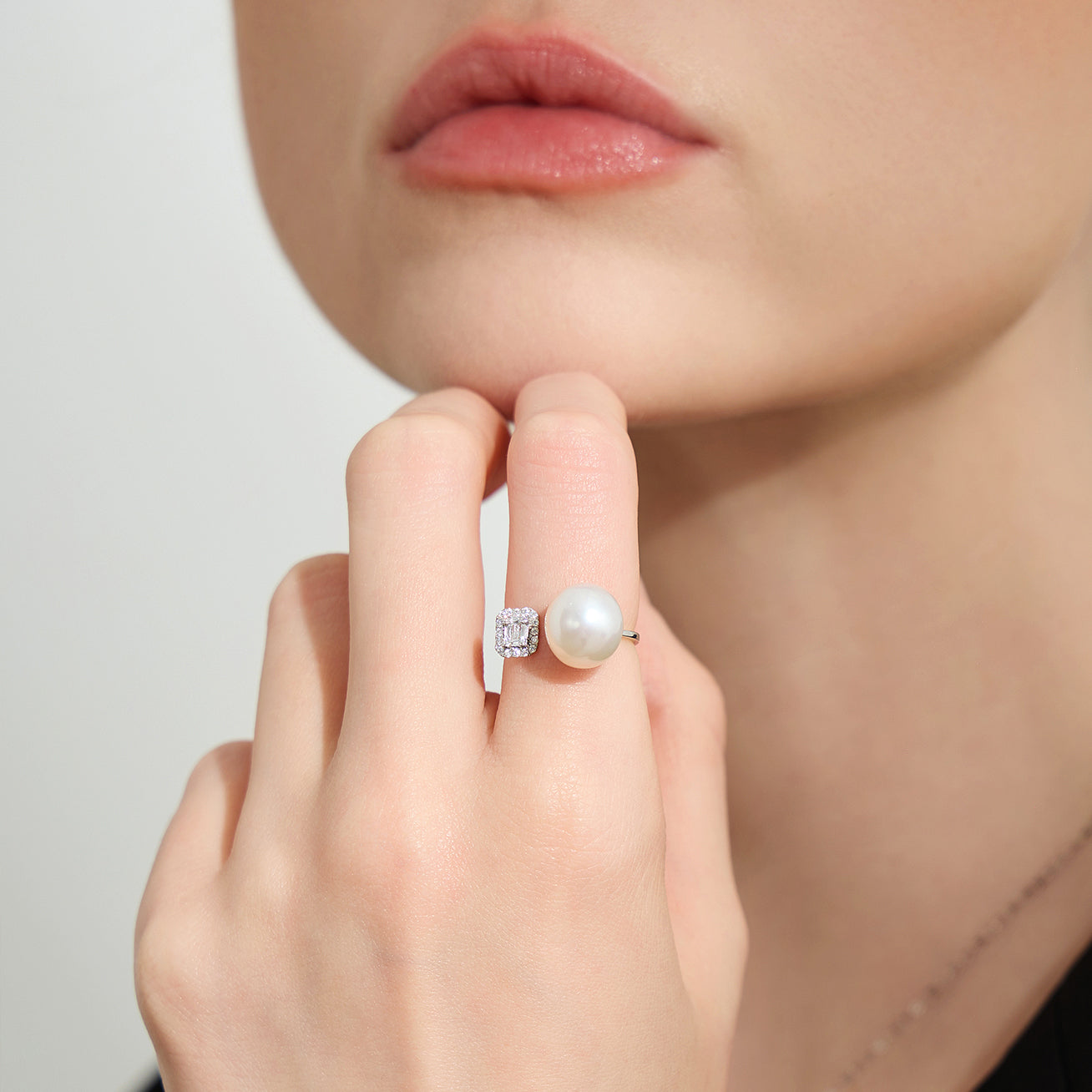 18K Gold Edison Pearl Ring KR00089 - Elegant Pearl Jewelry for Women, Perfect for Weddings, Anniversaries & Special Occasions