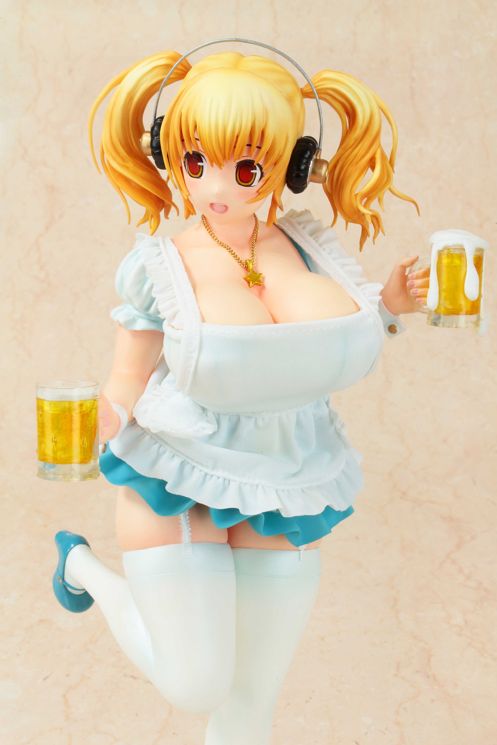 Aplus Nitro Super Sonic: Super Pochaco Beer Girl PVC Figure (1:6 Scale) - Anime Collectible for Display & Gaming Room Decor