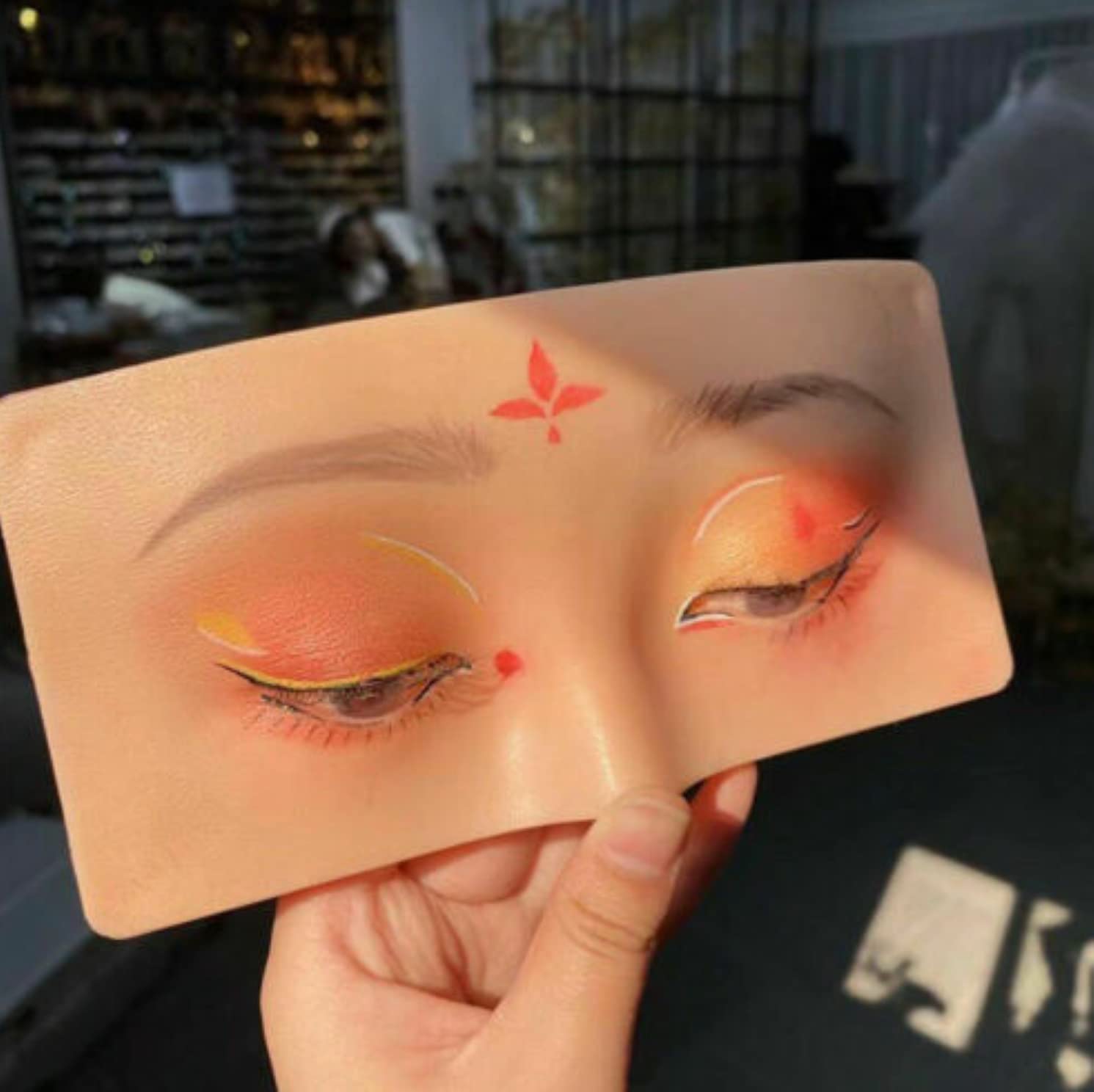 Professional Silicone Makeup Practice Face Board - Realistic Skin Texture for Foundation, Eyeshadow & Lipstick Training - Perfect for Beginner Makeup Artists & Beauty Students - Ideal for Home Practice, Salon Training & Makeup Certification Prep (1-Piece, Skin Tone)