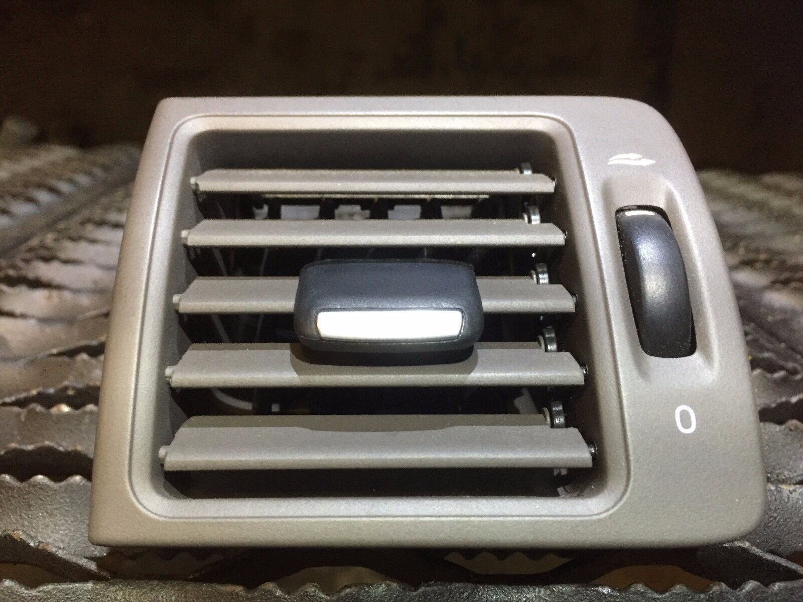 2005-2011 Volvo S40 Front Driver Side Dash AC Air Vent OEM Replacement - Perfect for Car AC Repair & Interior Upgrade