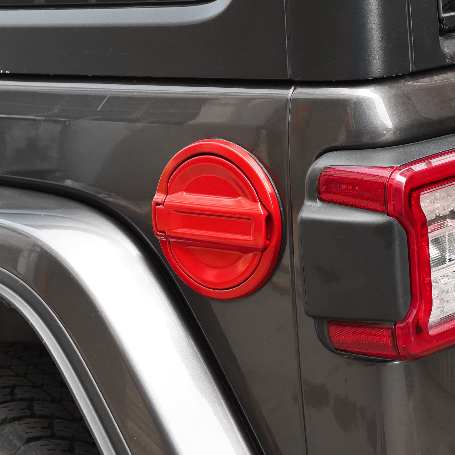 JWWY Aluminum Alloy Fuel Tank Cover Gas Cap for 2018-2025 Jeep Wrangler JL (2/4 Door) - Durable Exterior Accessory in Red | Perfect for Off-Roading & Car Customization