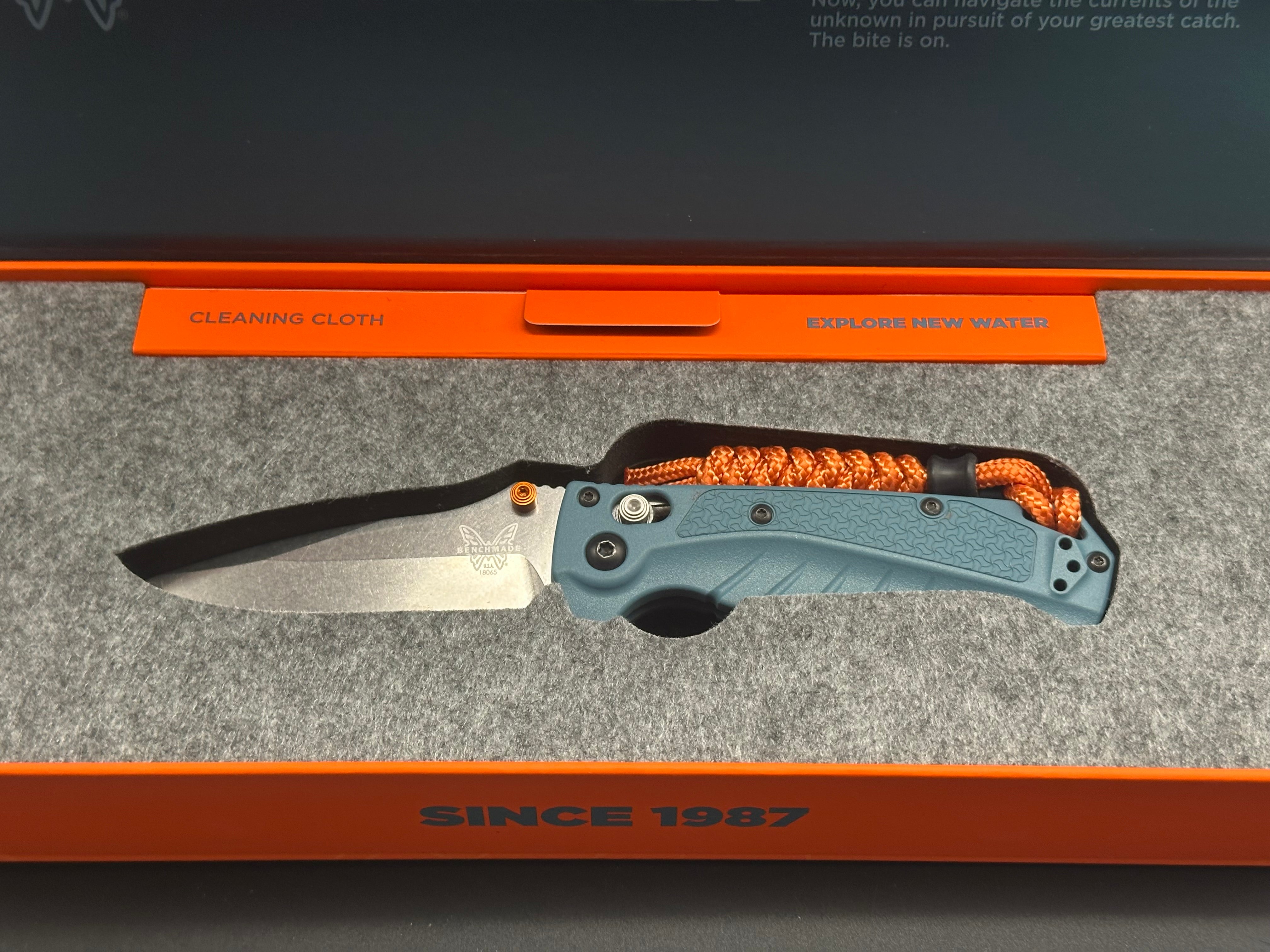 Benchmade Mini Adira Folding Knife with MagnaCut Steel Blade & AXIS Lock - Blue Grivory Handle (3.2