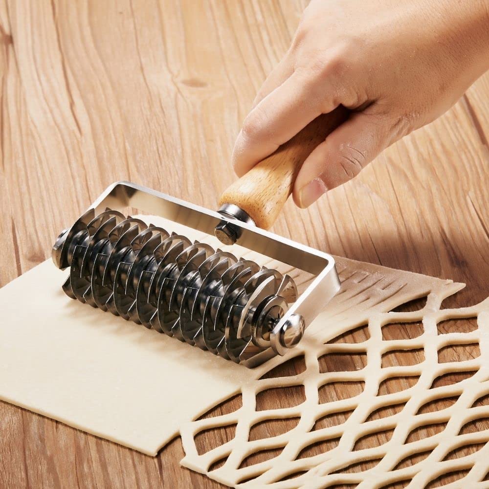 Stainless Steel Pastry Lattice Roller Cutter with Wood Handle - Professional Dough Cutter for Beef Wellington, Pie Crust, Pizza Bread, Cookies | Perfect for Baking, Pastry Making & Food Decoration