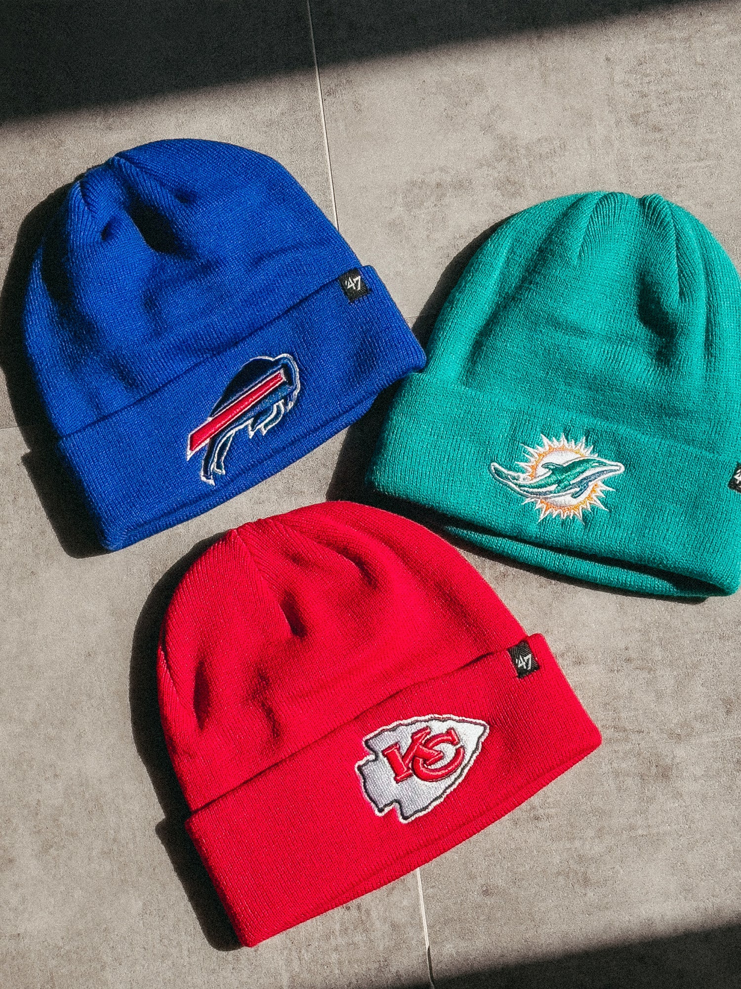 47 Miami Dolphins NFL Team Logo Cuff Knit Beanie Hat - Warm Winter Skull Cap for Men & Women - Perfect for Football Games, Outdoor Activities & Cold Weather