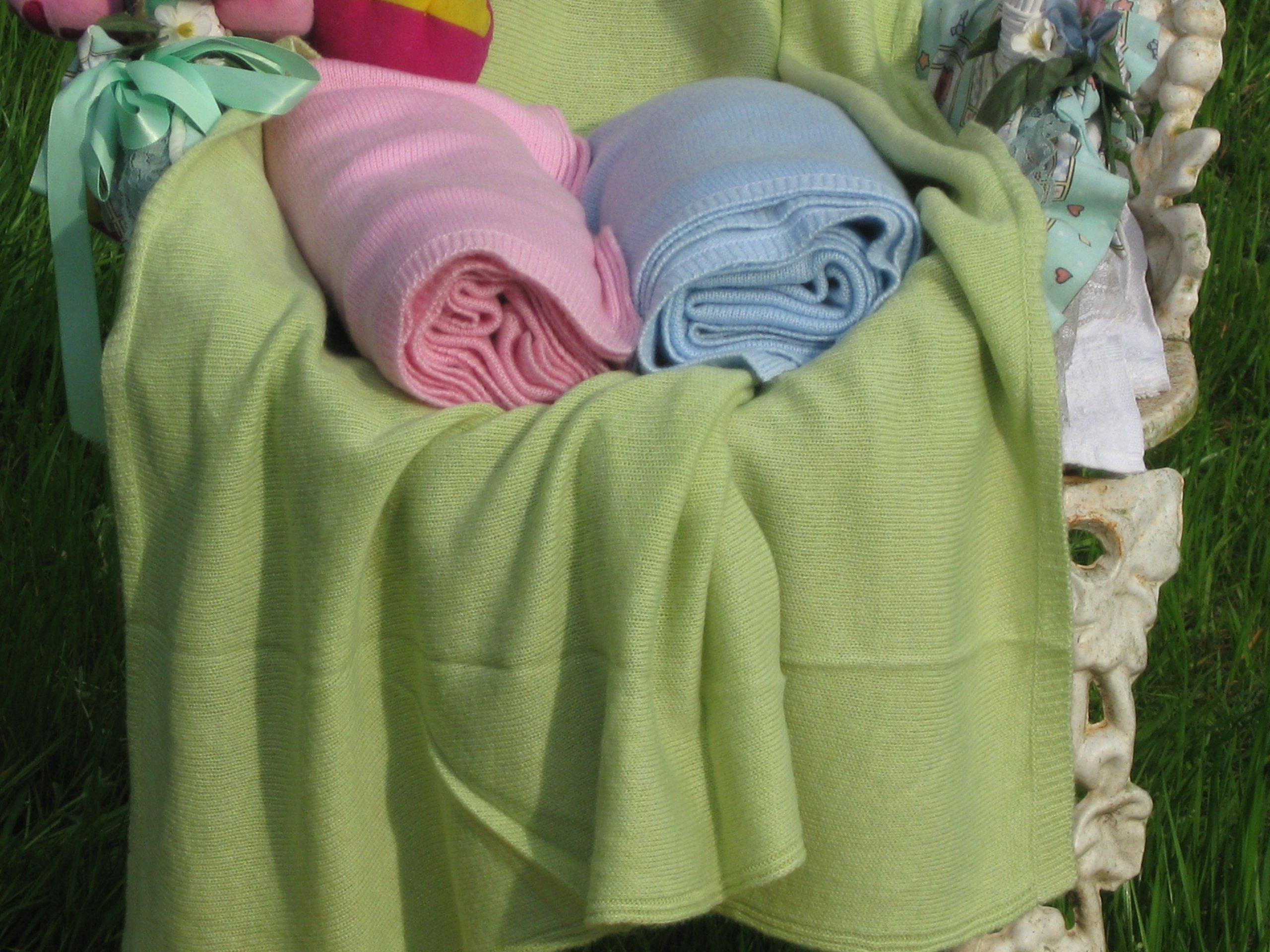 Premium Cashmere Baby Receiving Blanket - Ultra Soft Swaddling Blanket for Newborns - Large Fuzzy Throw Blanket in Baby Blue - Perfect for Nursery, Gifts & On-the-Go Comfort