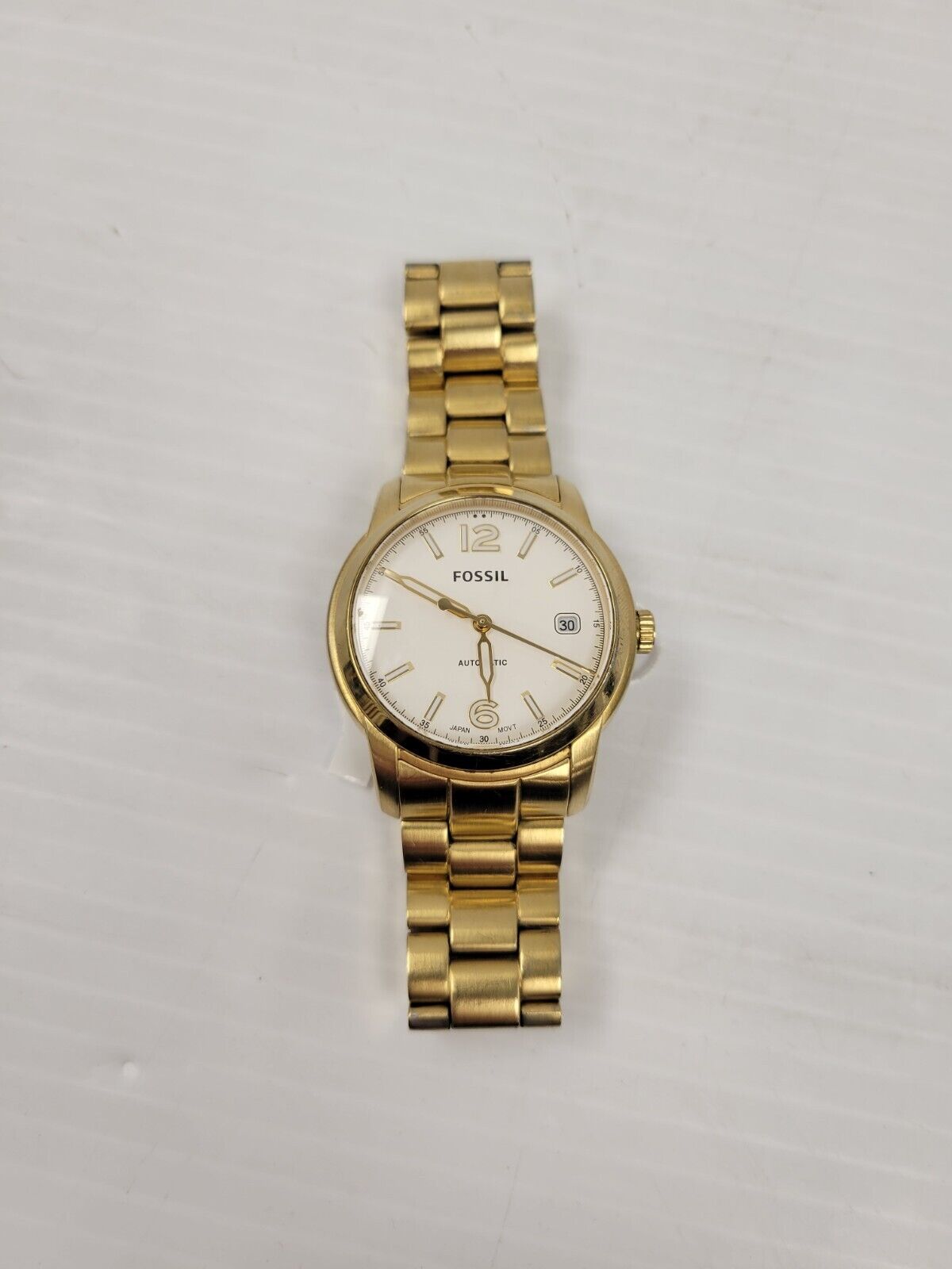 Fossil Men's and Women's Stylish Analog Quartz Watch - Perfect for Casual Wear, Office, and Everyday Use