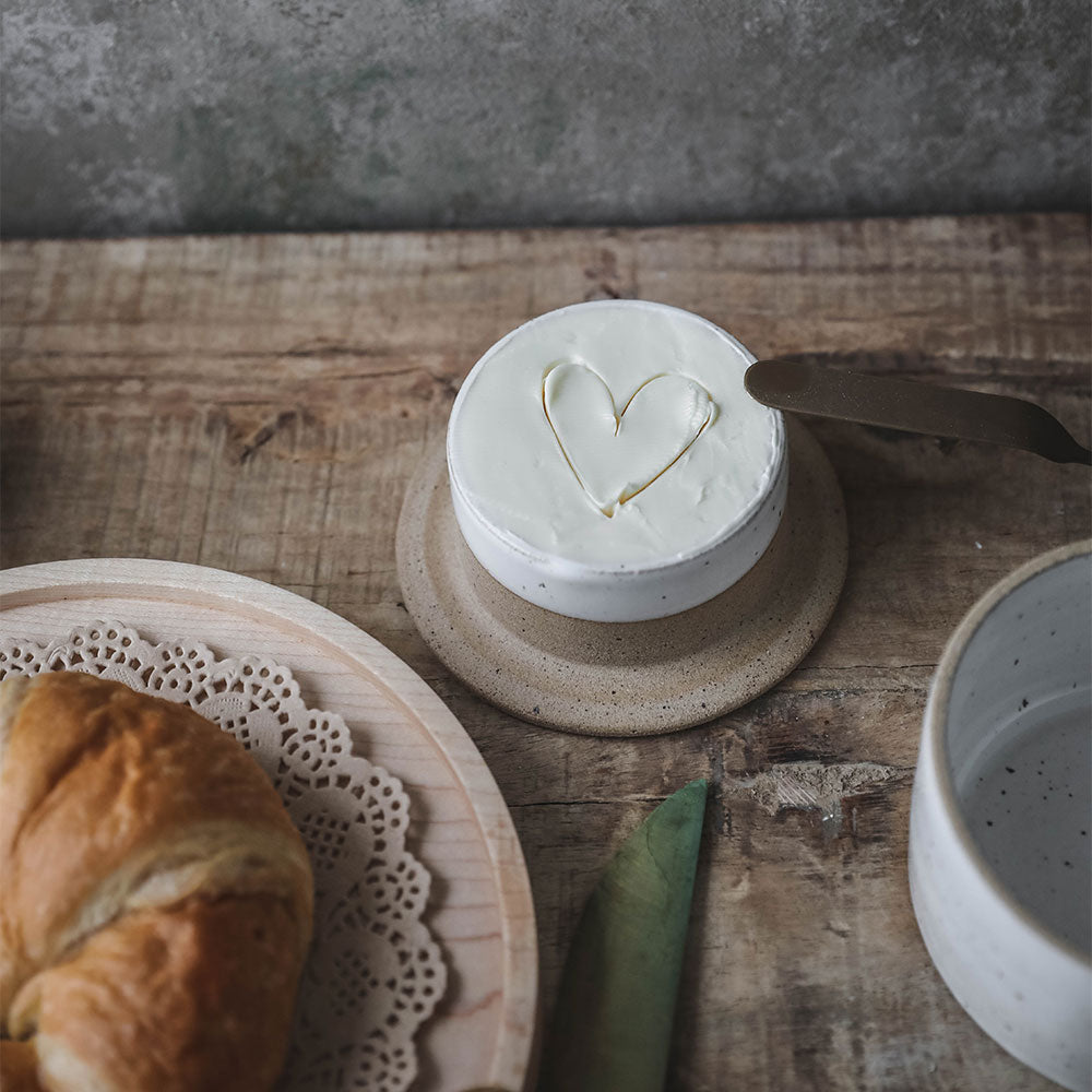Premium Ceramic Butter Keeper with Lid - Airtight Butter Dish for Fresh Spreadable Butter - Perfect for Kitchen Counter, Dining Table & Breakfast Buffet