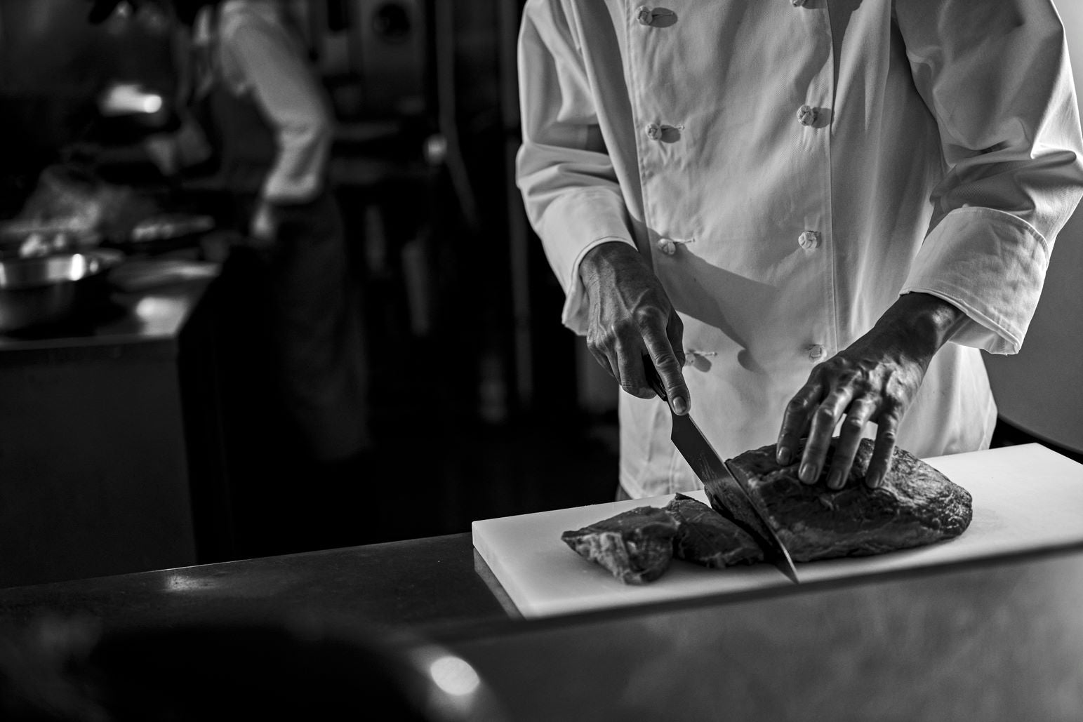 Nagomi Japan Professional Chef Knife - 8 Inch High Carbon Stainless Steel Kitchen Knife for Slicing, Dicing & Chopping - Perfect for Home Cooks & Professional Chefs - Ideal for Meat, Vegetables & Fruits