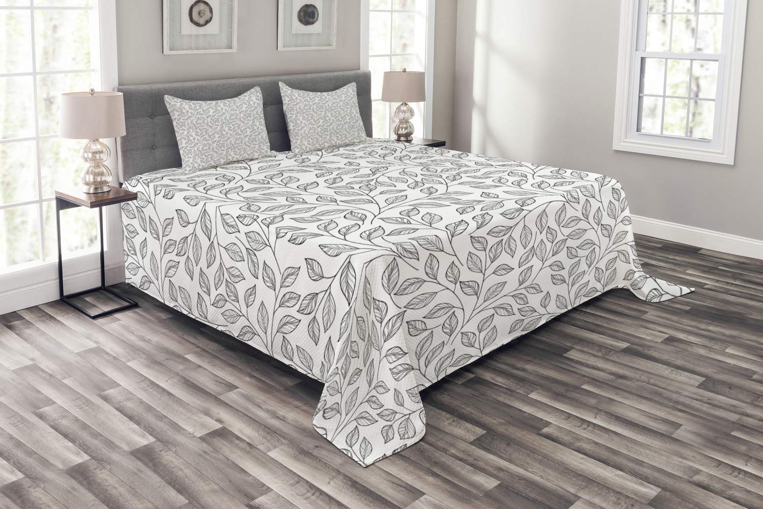 Ambesonne Leaves Bedspread Set - Hand Drawn Floral Pattern 3-Piece King Size Bedding with 2 Pillow Shams | Minimalist Rustic Decor for Master Bedroom, Guest Room & Farmhouse Style Homes (Black & White)