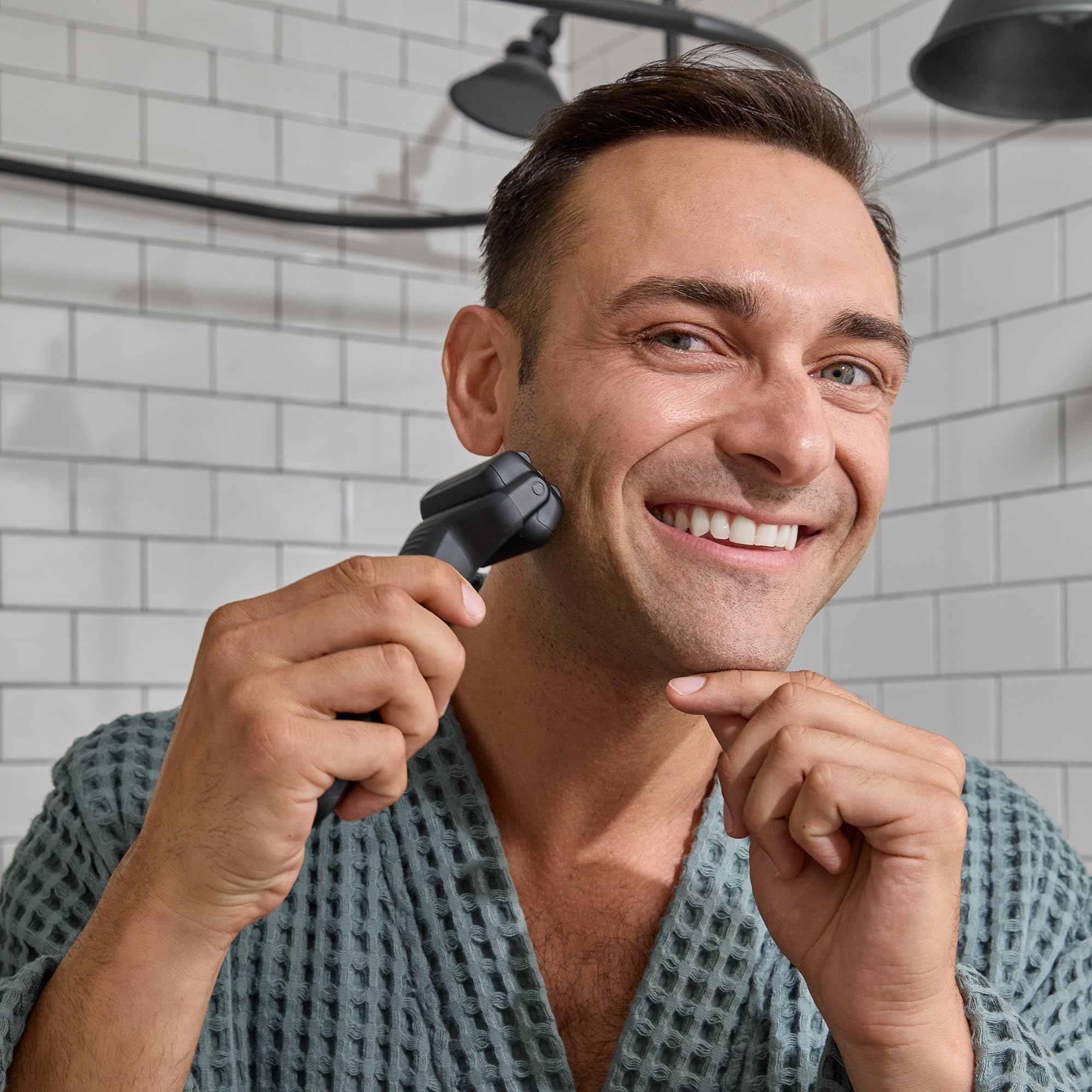 MANSCAPED The Chairman PLUS Electric Face Foil Shaver for Men - 2 SkinSafe Blades, Power Shave Gel with Exfoliants, Soothing Aftershave Serum with Red Algae - Includes Shed 2.0 Travel Toiletry Bag - Perfect for Travel & Daily Grooming Routine