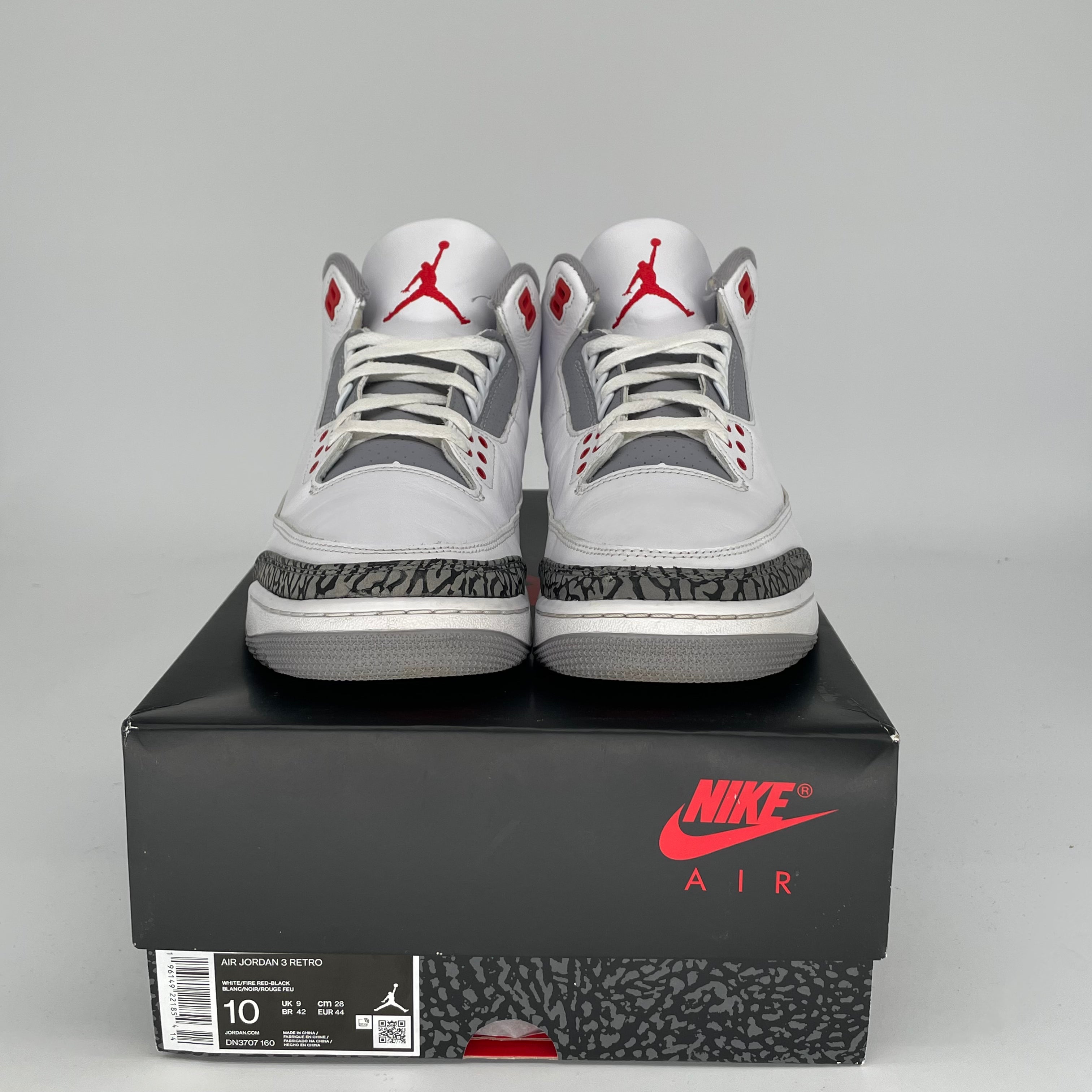 AIR JORDAN 3 Retro Fire Red Sneakers - Men's Size 10 & Women's Size 11.5W (DN3707-160) - Basketball Shoes for Streetwear & Casual Outfits