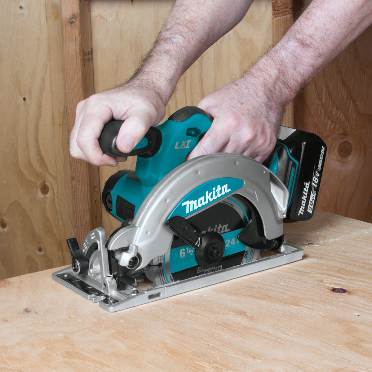 18V LXT Lithium-Ion Cordless 6-1/2 Inch Circular Saw - Lightweight Power Tool for Woodworking, DIY Projects & Construction Work