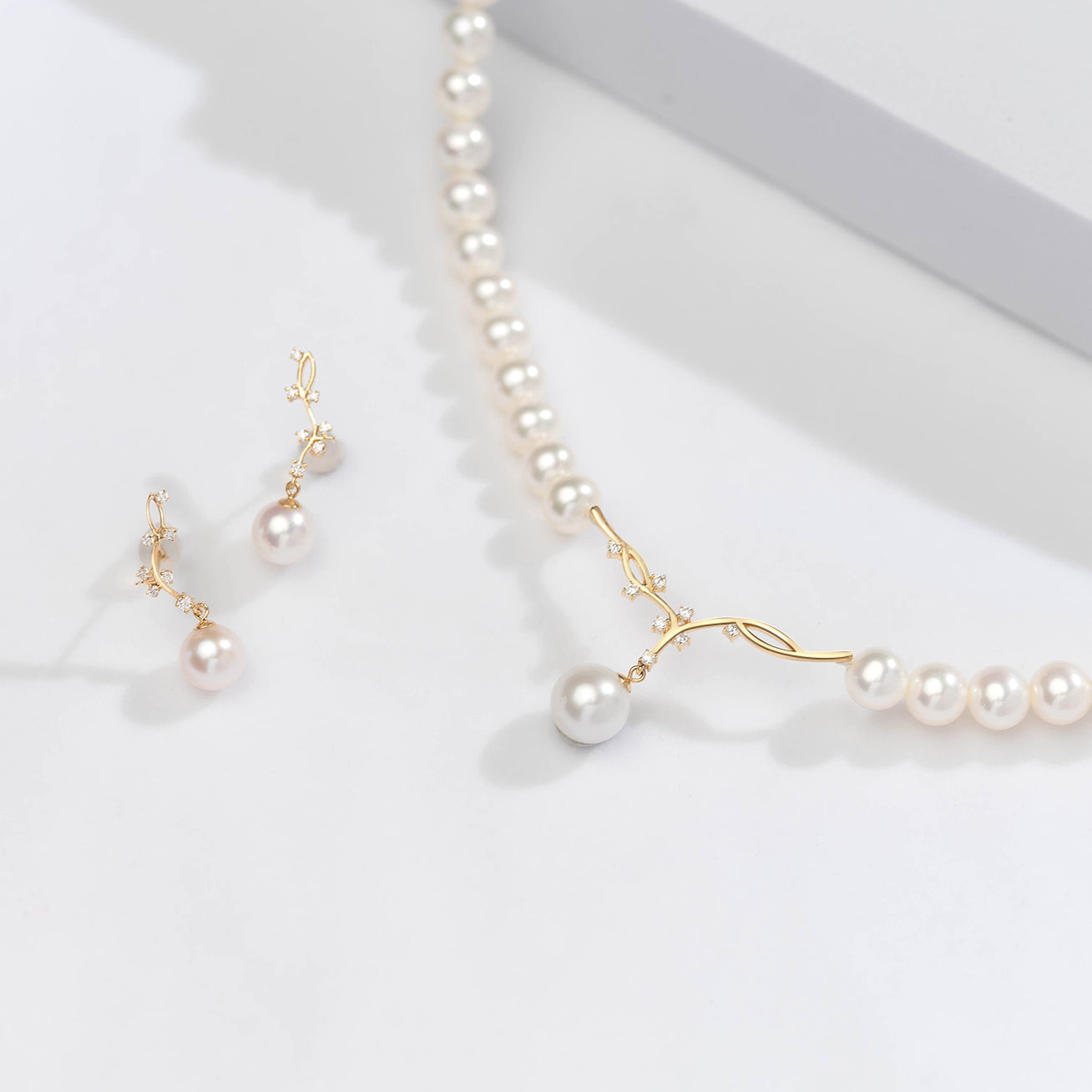 18K Gold Freshwater Pearl Necklace - Elegant Women's Jewelry Gift for Birthday, Anniversary & Wedding | KN00078 | STARRY | Perfect for Formal Events, Date Nights & Special Occasions