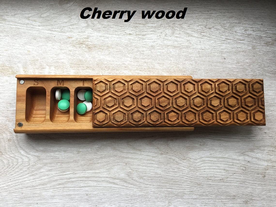 7-Day Wooden Pill Organizer Box - Decorative Travel Pill Case with Honeycomb Design, Nature-Inspired Ornament for Daily Medication Storage | Perfect for Home, Office & Travel Use