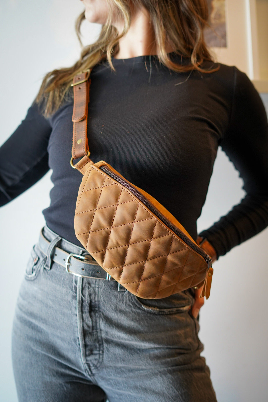 Diamond Stitch Crazyhorse Brown Fanny Pack - Waist Bag for Men & Women - Perfect for Hiking, Travel, and Outdoor Activities