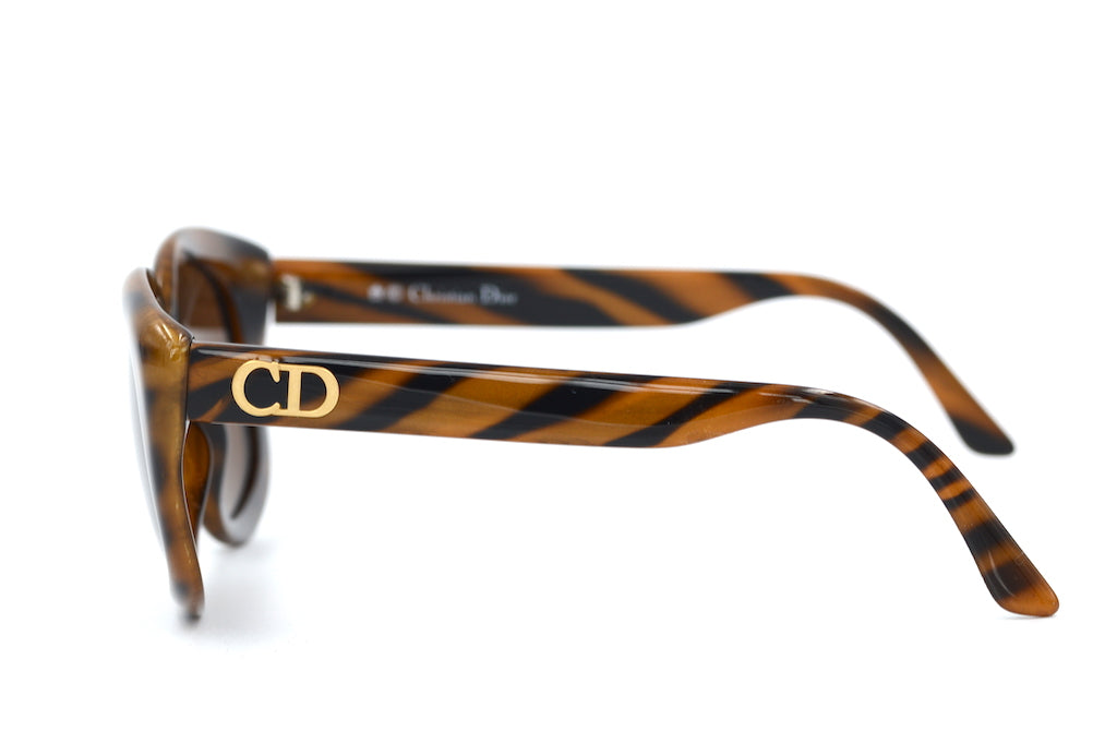 Christian Dior 2930 11 Sunglasses - Luxury Designer Shades for Women & Men | Perfect for Fashion, Beach & Outdoor Activities
