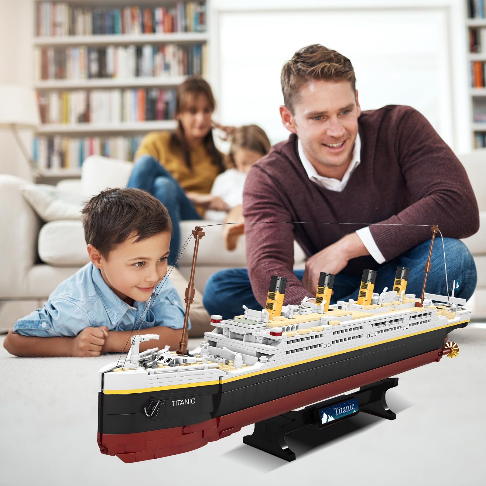 Titanic Building Blocks Set - 2022 Piece Big Ship Bricks Model Kit for Adults & Kids | Perfect STEM Educational Toy & Collectible Display | Birthday Gift for Ship Lovers & History Enthusiasts | Great for Home Decor, Office Display & Family Bonding Activities