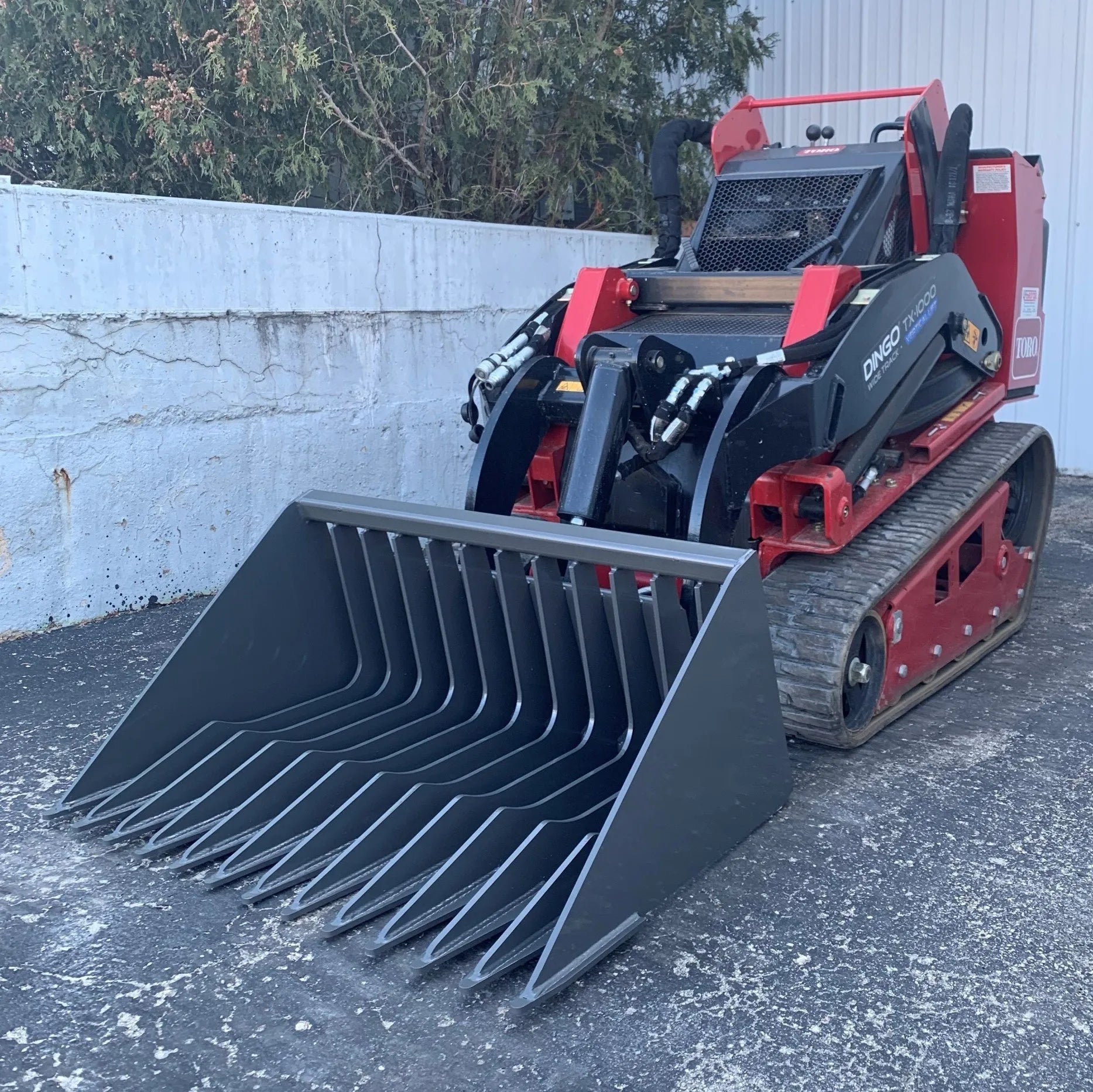 Berlon Skeleton Rock Mini Skid Steer Bucket - Durable Construction Attachment for Landscaping, Excavation & Material Handling | Perfect for Small Construction Projects & Farm Use