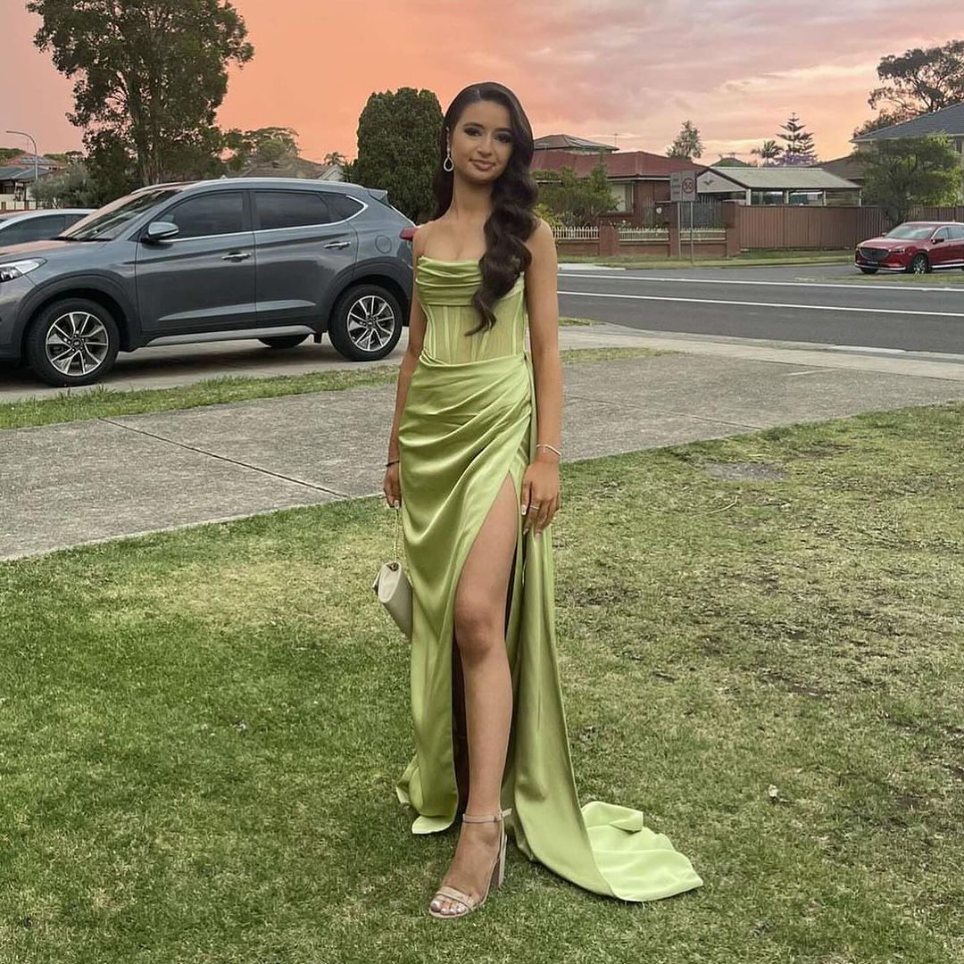 Elegant Green Sheath Satin Long Prom Dress with High Slit - J3124 | Perfect for Evening Gowns, Formal Events & Homecoming Dances