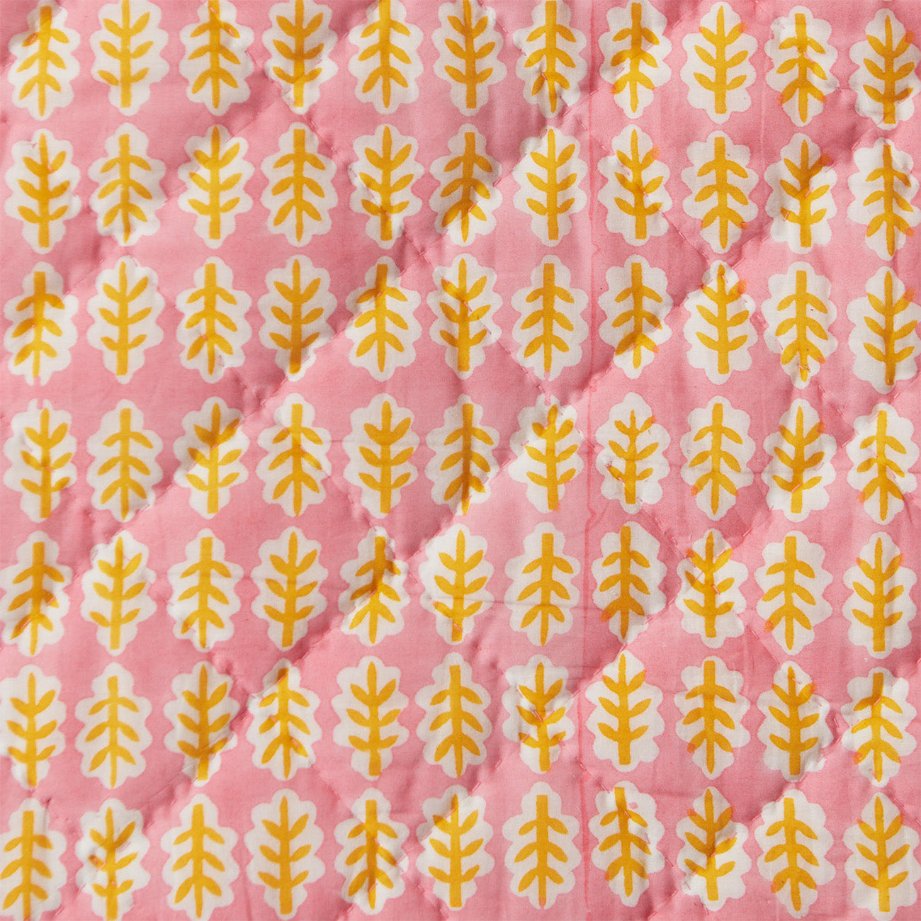 Quilt Peggy Pink - Soft & Cozy Bedding for Home Decor, Perfect for Bedroom, Living Room & Guest Room Comfort